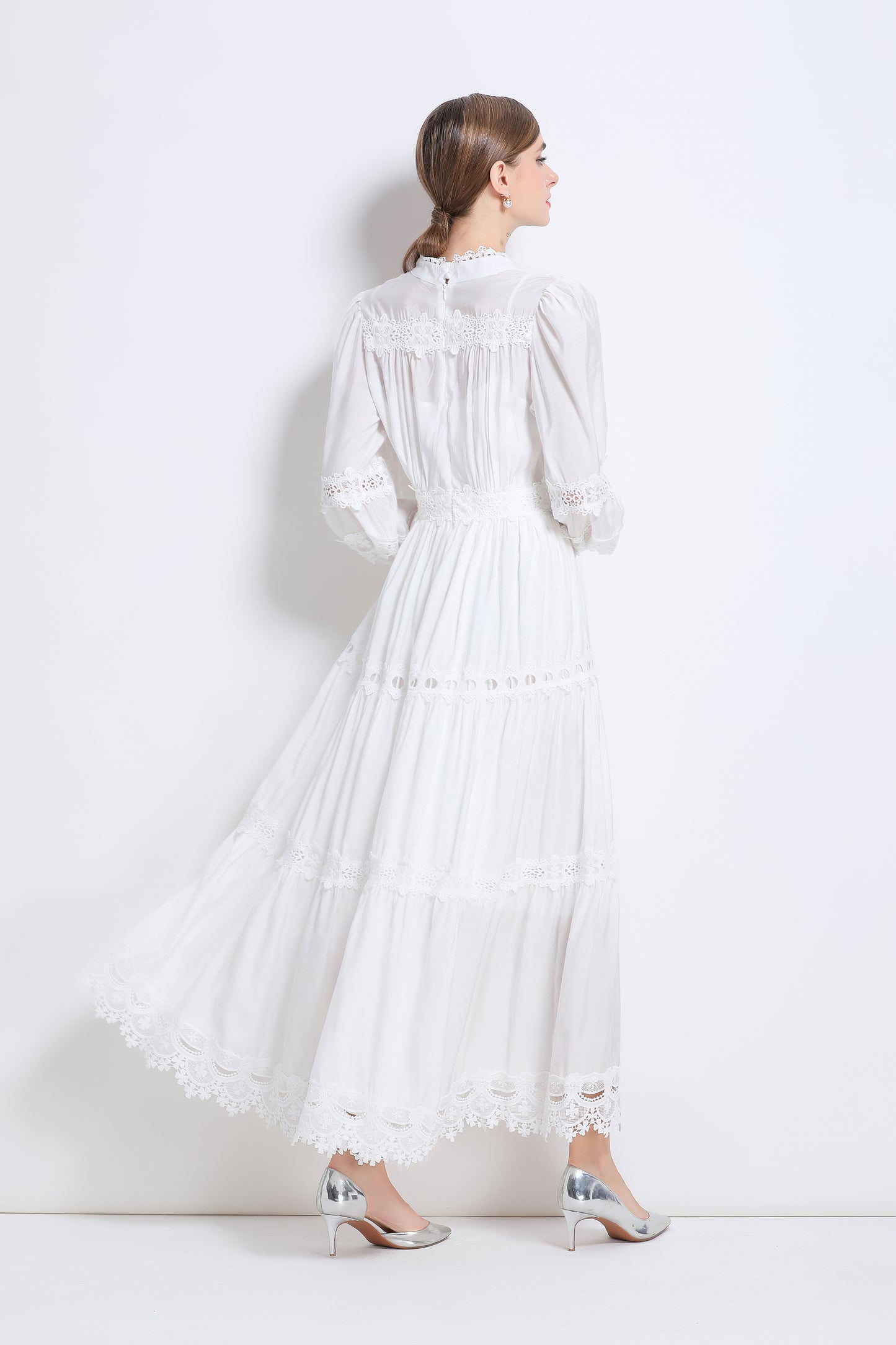 Women's Lace V-Neck Lantern Sleeve Pleated Maxi Dress