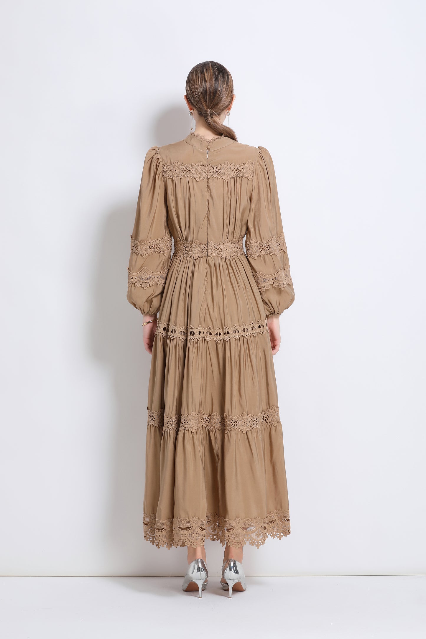 Women's Lace V-Neck Lantern Sleeve Pleated Maxi Dress
