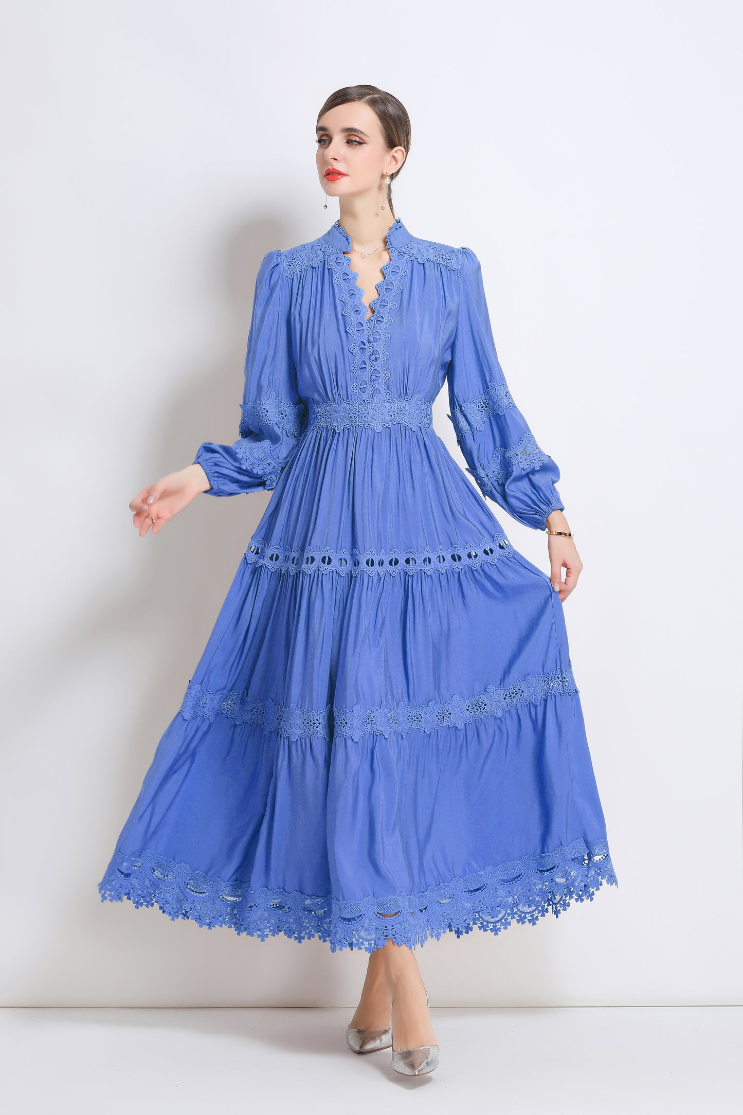 Women's Lace V-Neck Lantern Sleeve Pleated Maxi Dress