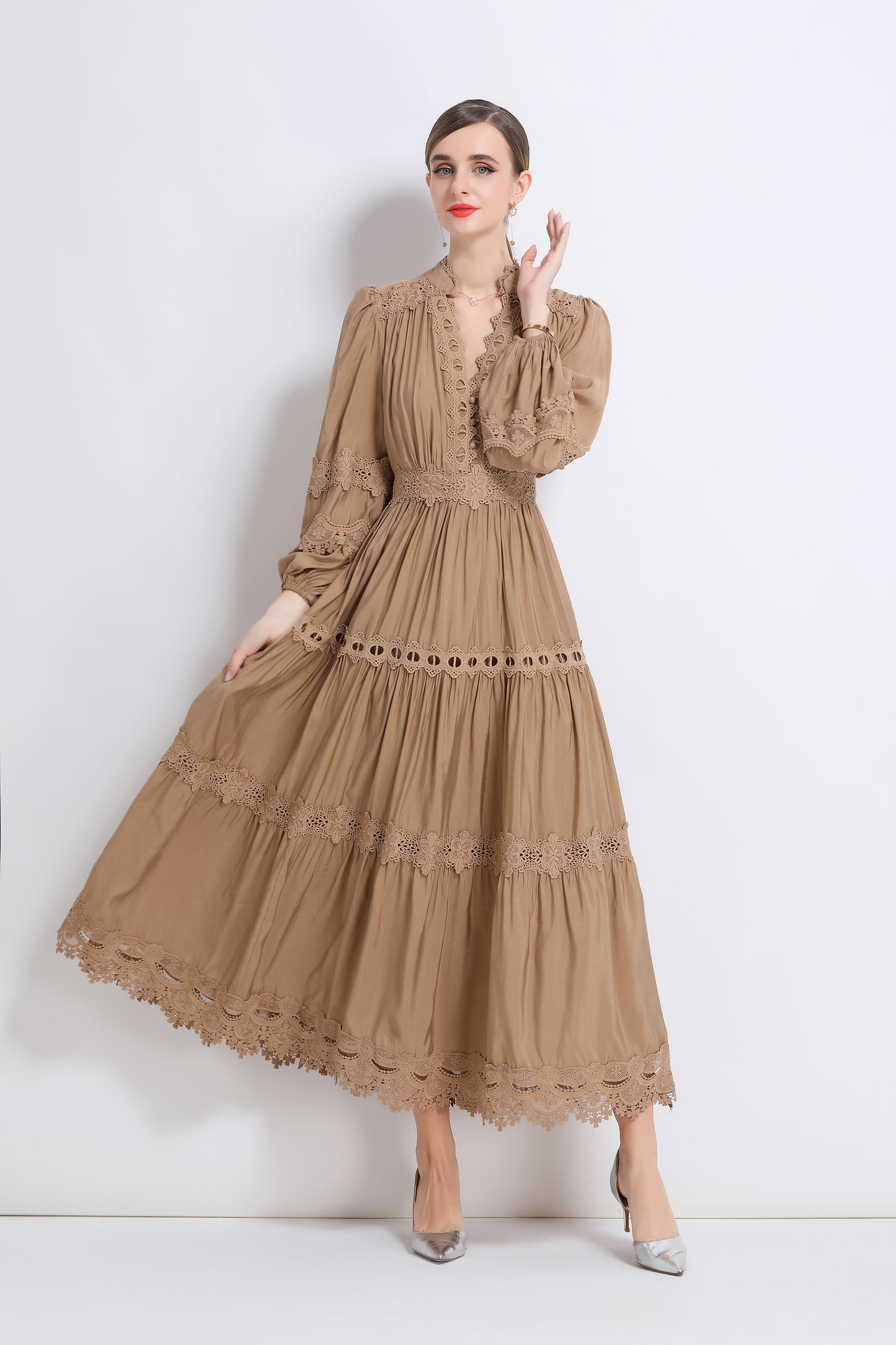 Women's Lace V-Neck Lantern Sleeve Pleated Maxi Dress