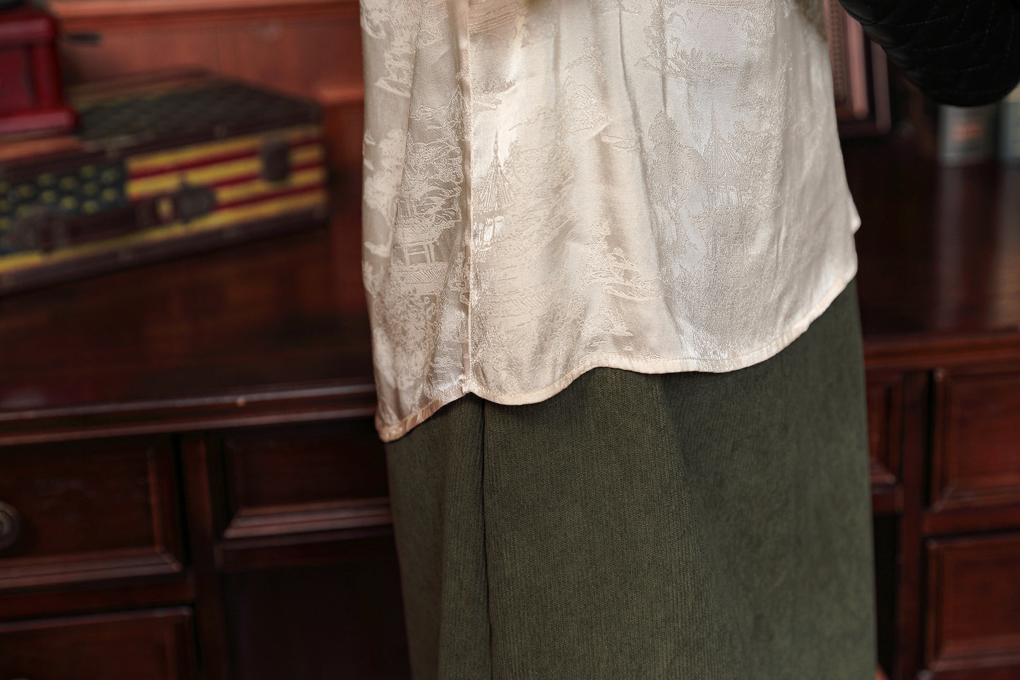 Women's Round Neck Jacquard Embroidery Blouses - LAI MENG FIVE CATS