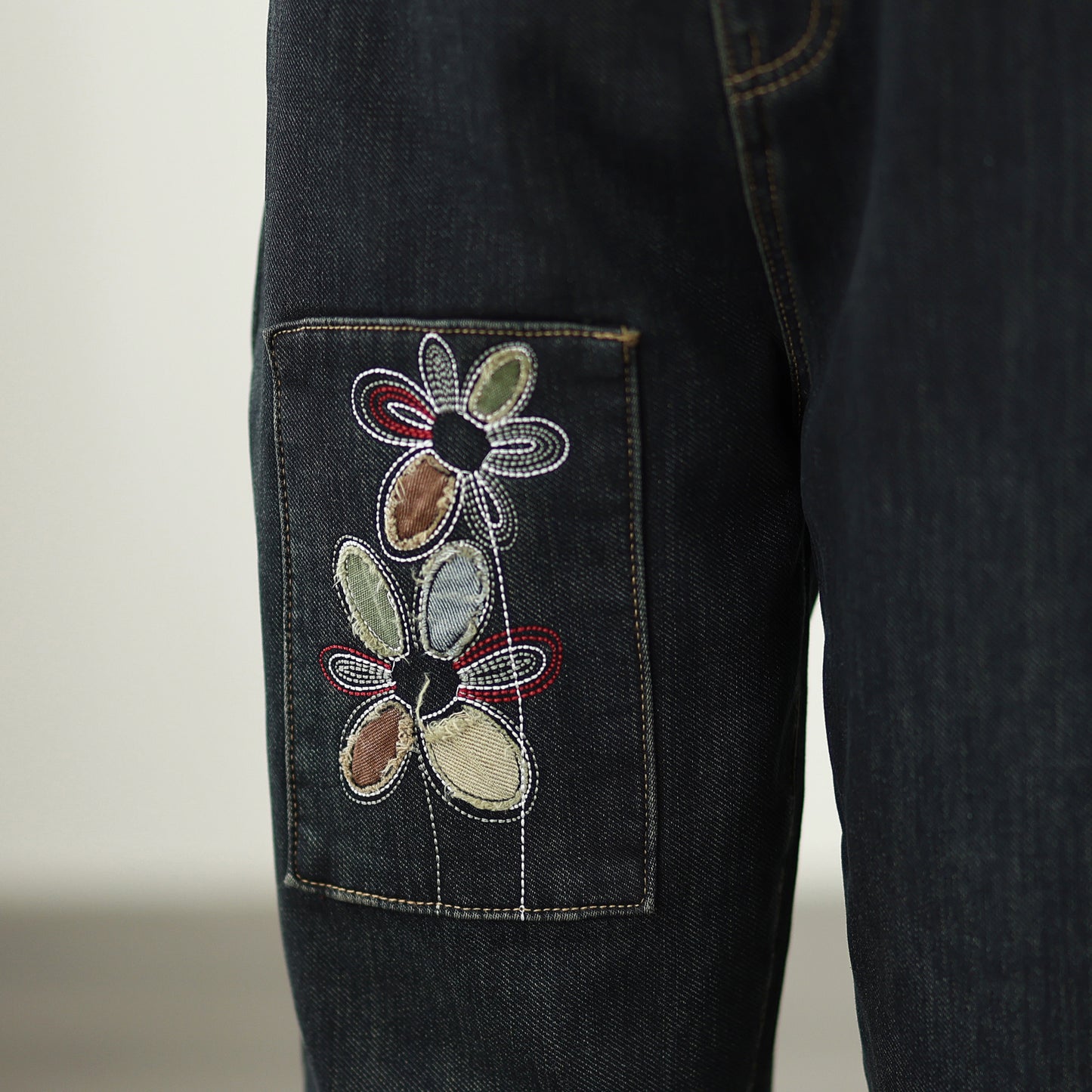 Women's Elastic Waist Embroidery Denim Jeans