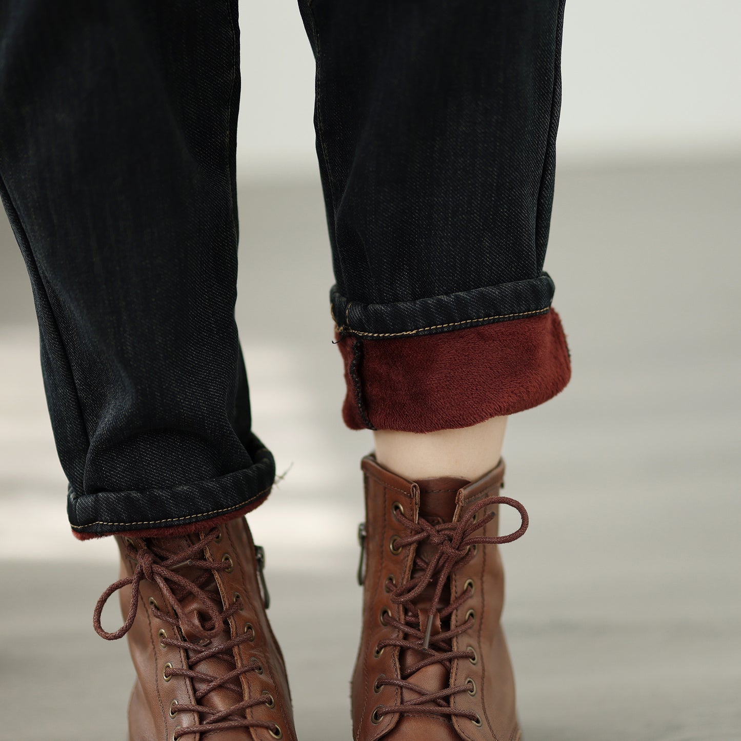 Women's Elastic Waist Embroidery Denim Jeans