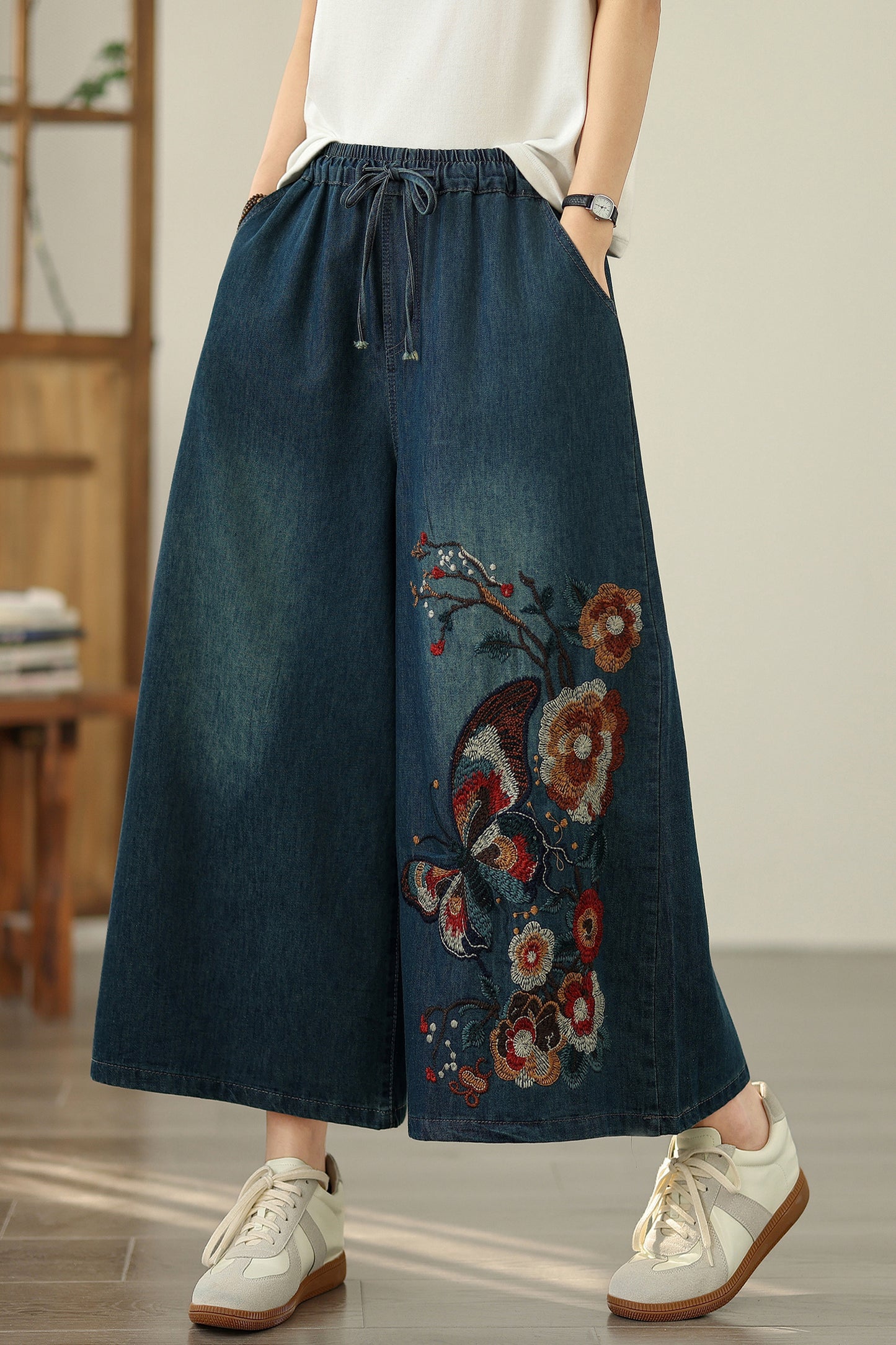 Women's Embroidery Elastic Waist Wide Leg Denim Pants