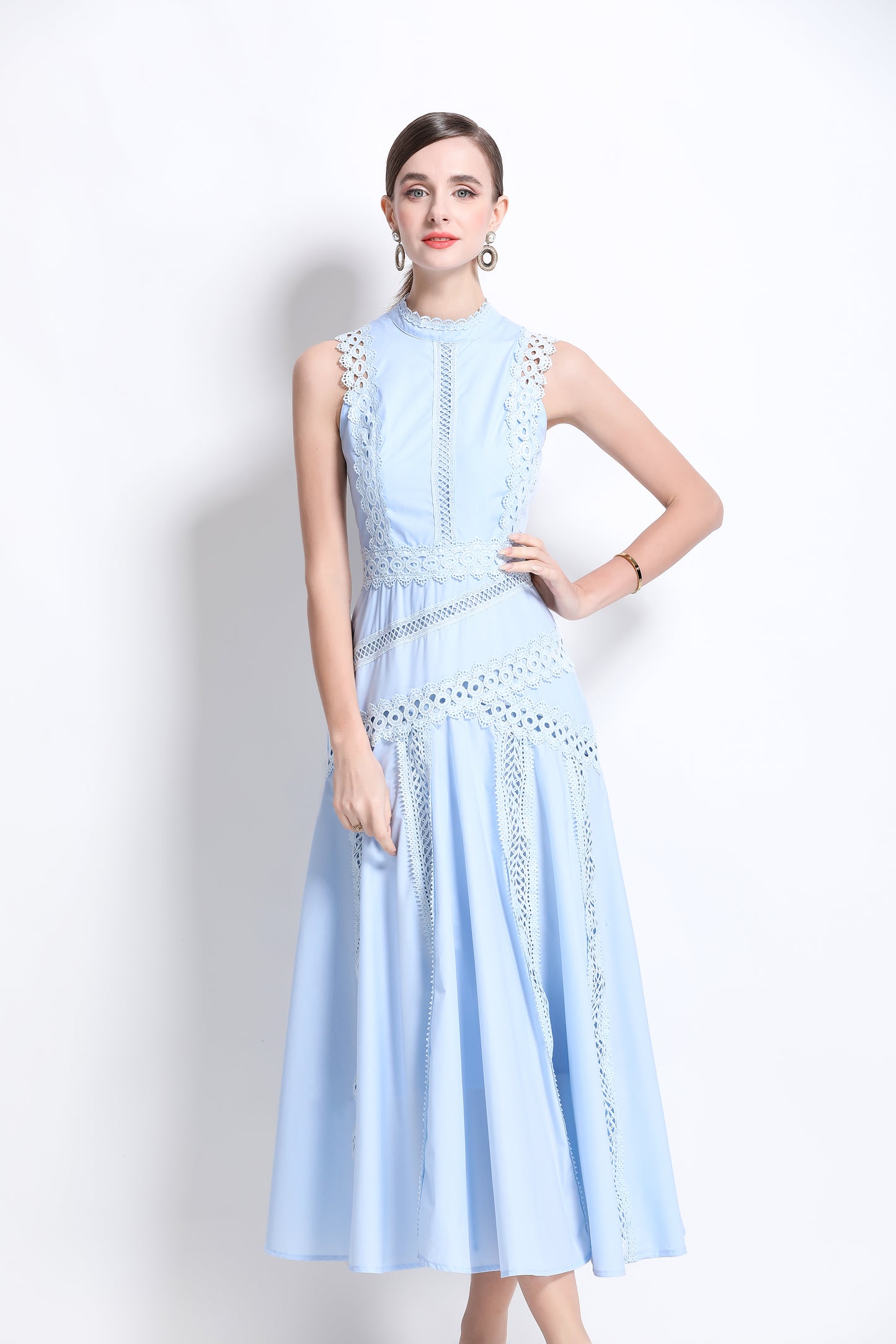 Women's Hollow Lace Mock Neck Sleeveless Maxi Dress