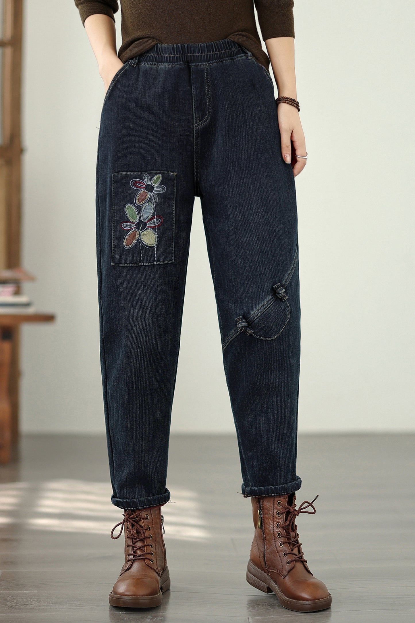 Women's Elastic Waist Embroidery Denim Jeans
