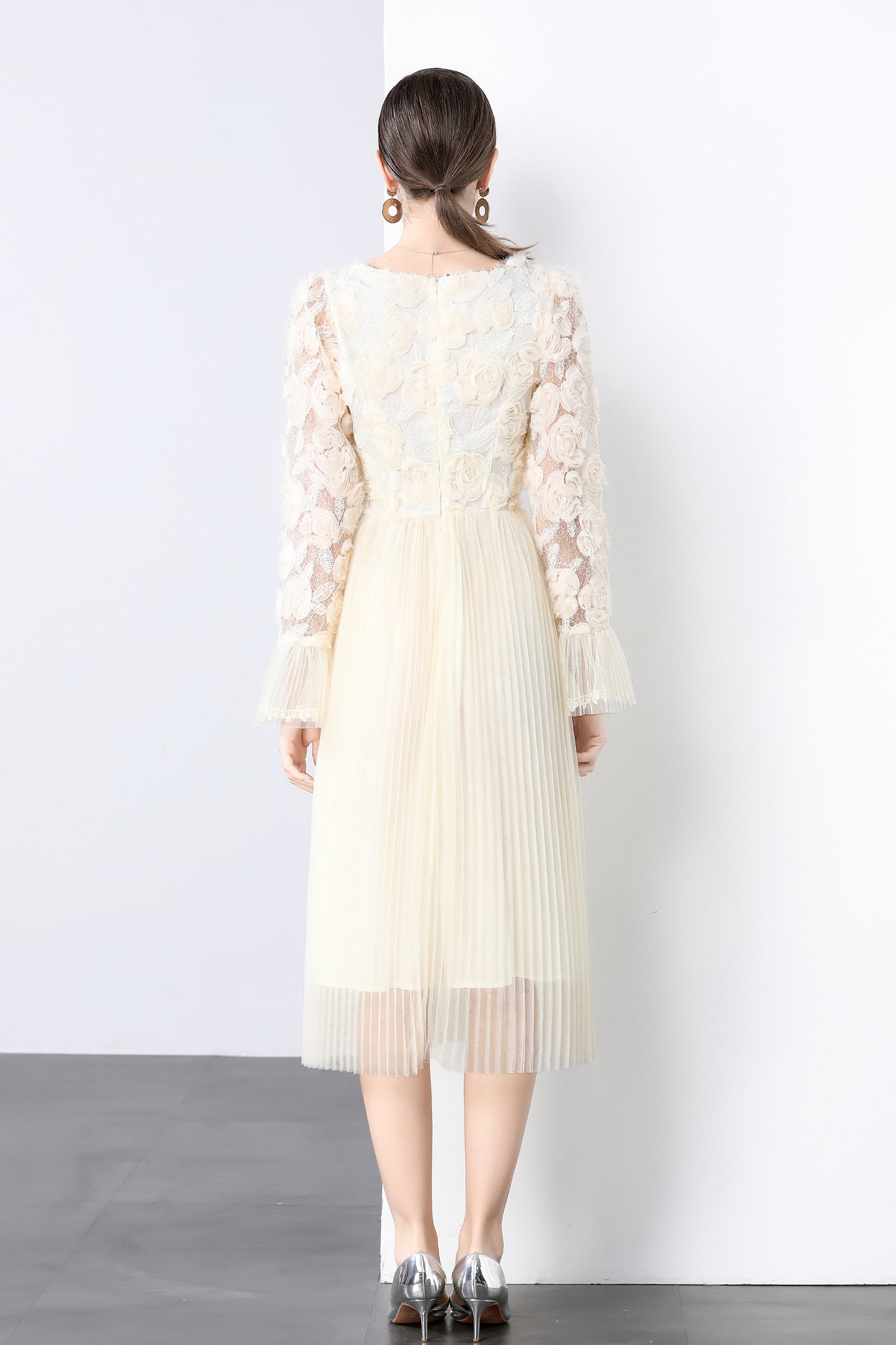Women's 3D Floral Bell Sleeve Mesh Pleated Midi Dress