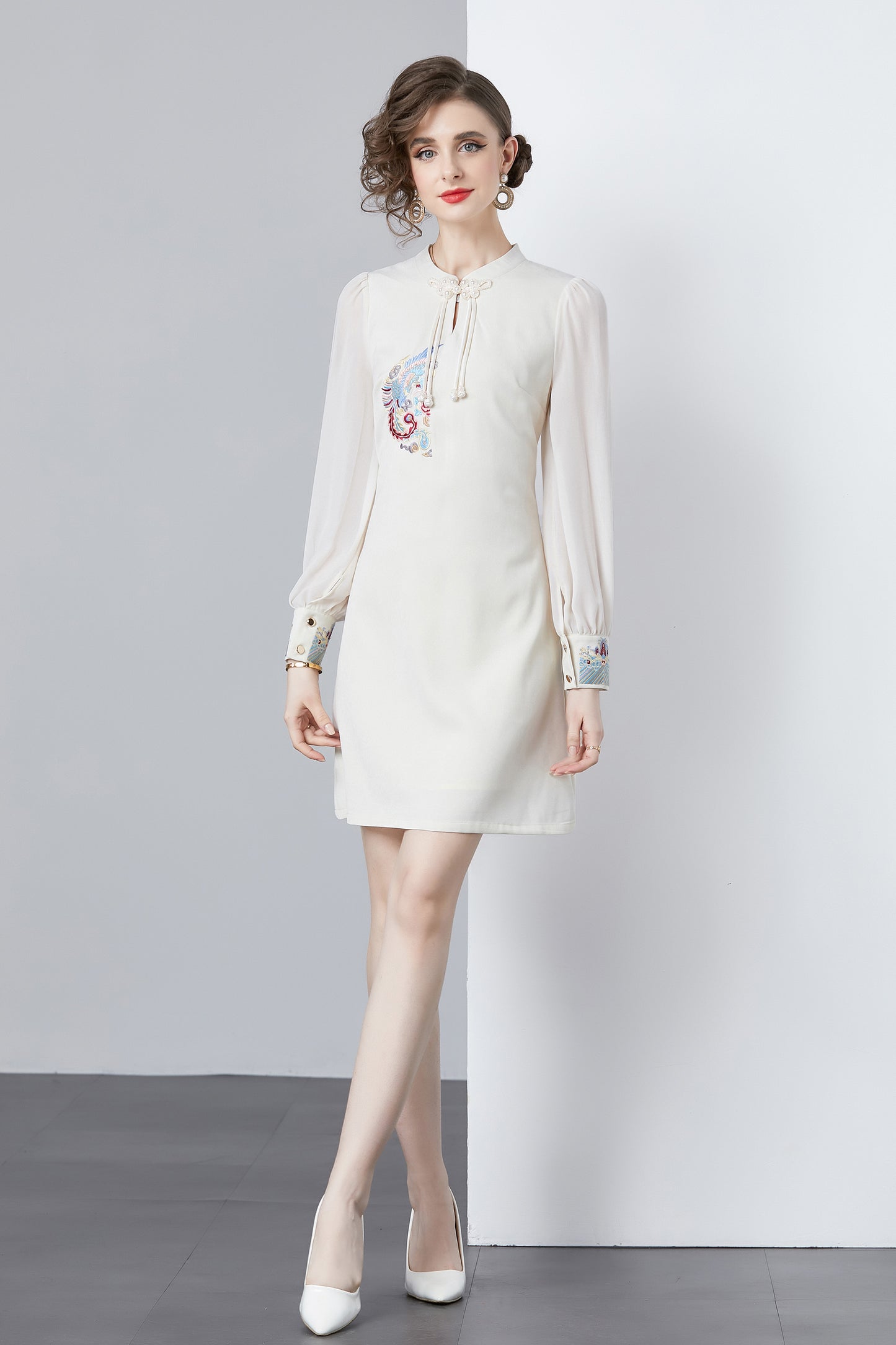 Vintage Women's Elegant Embroidered Hight Neck Mini Dress