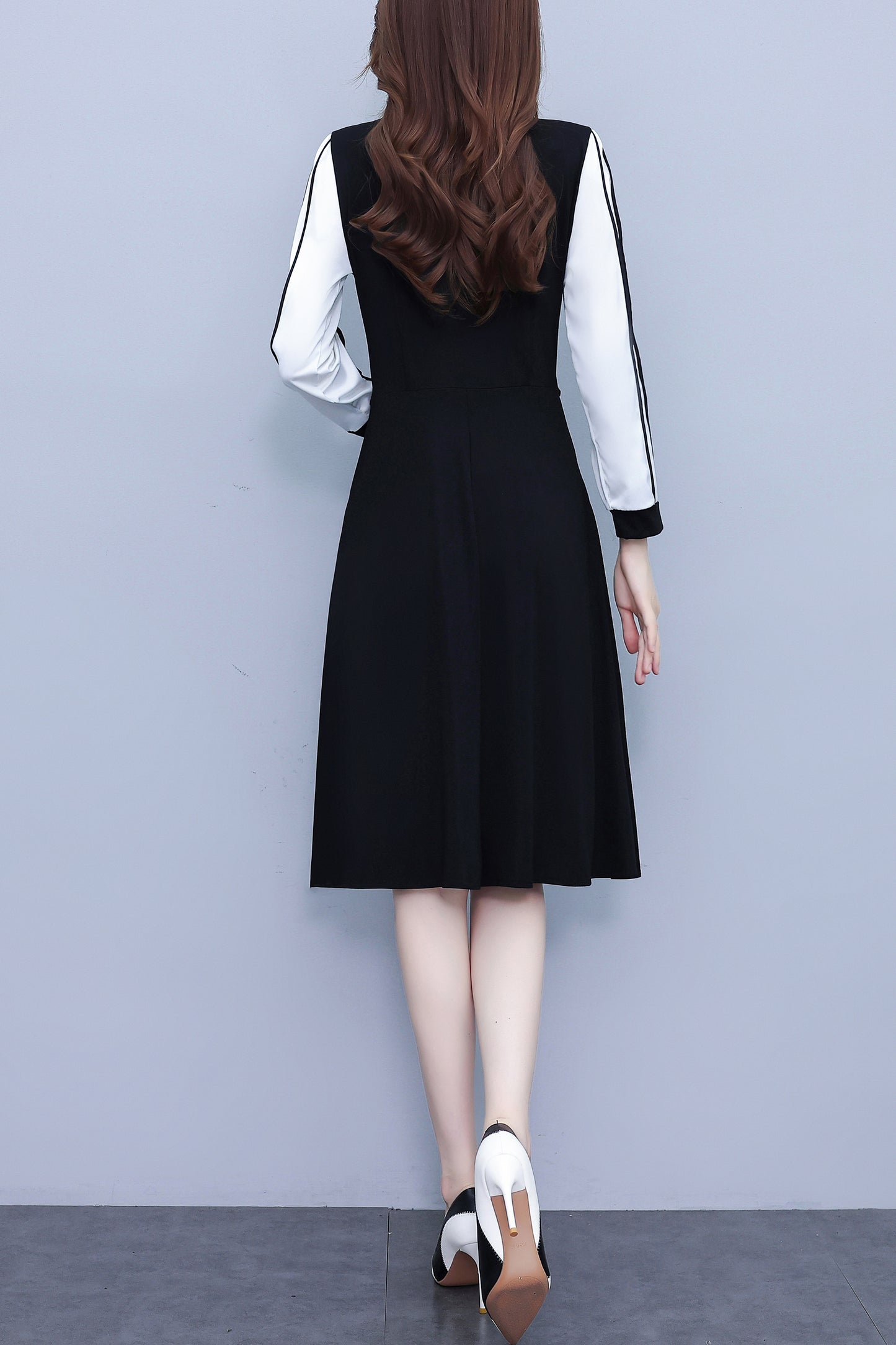 Women's V-Neck with Pockets Long Sleeve Black Dress