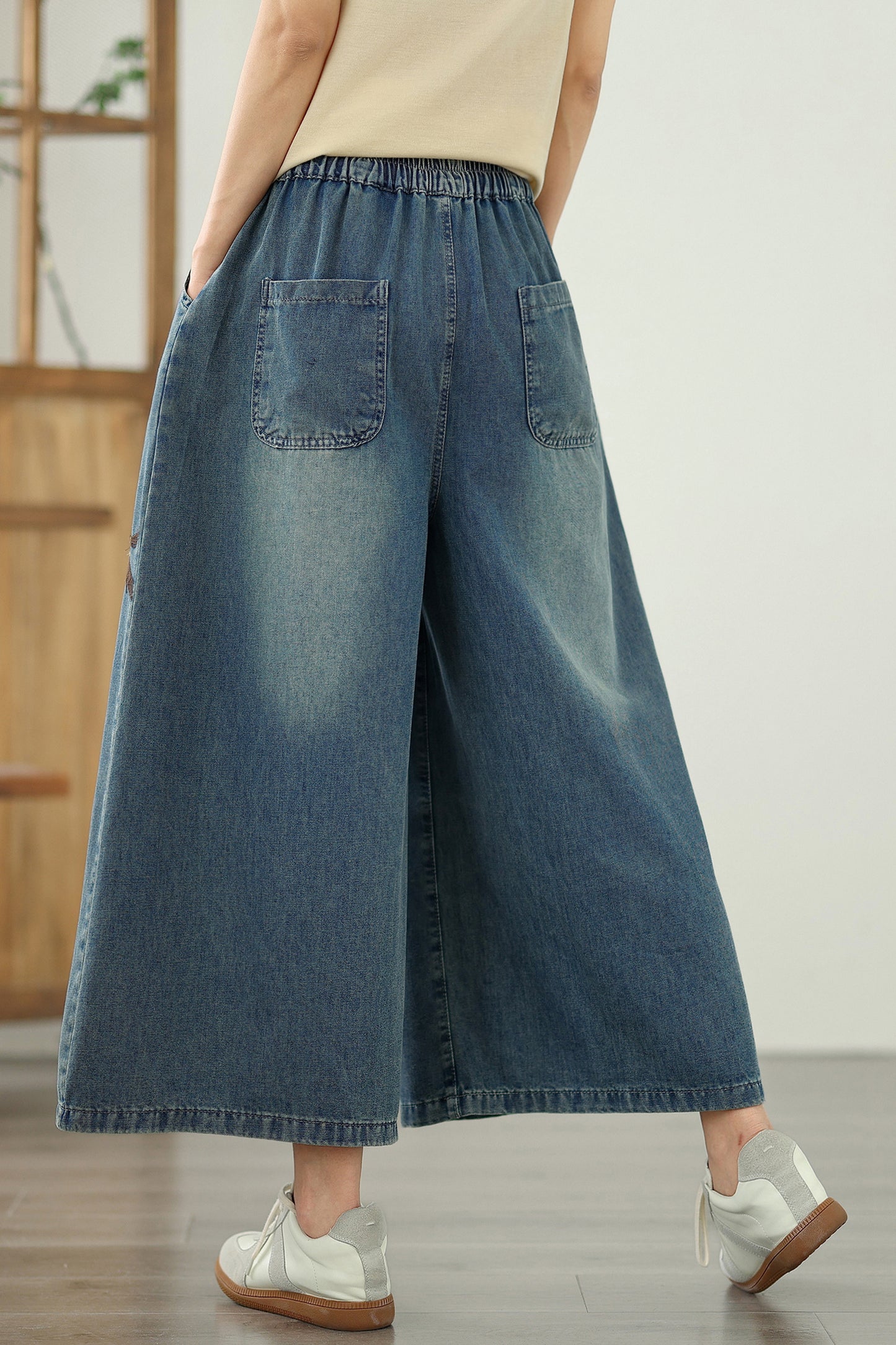 Women's Embroidery Elastic Waist Wide Leg Denim Pants