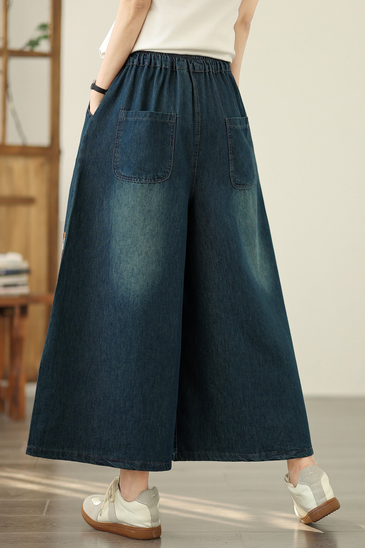 Women's Embroidery Elastic Waist Wide Leg Denim Pants