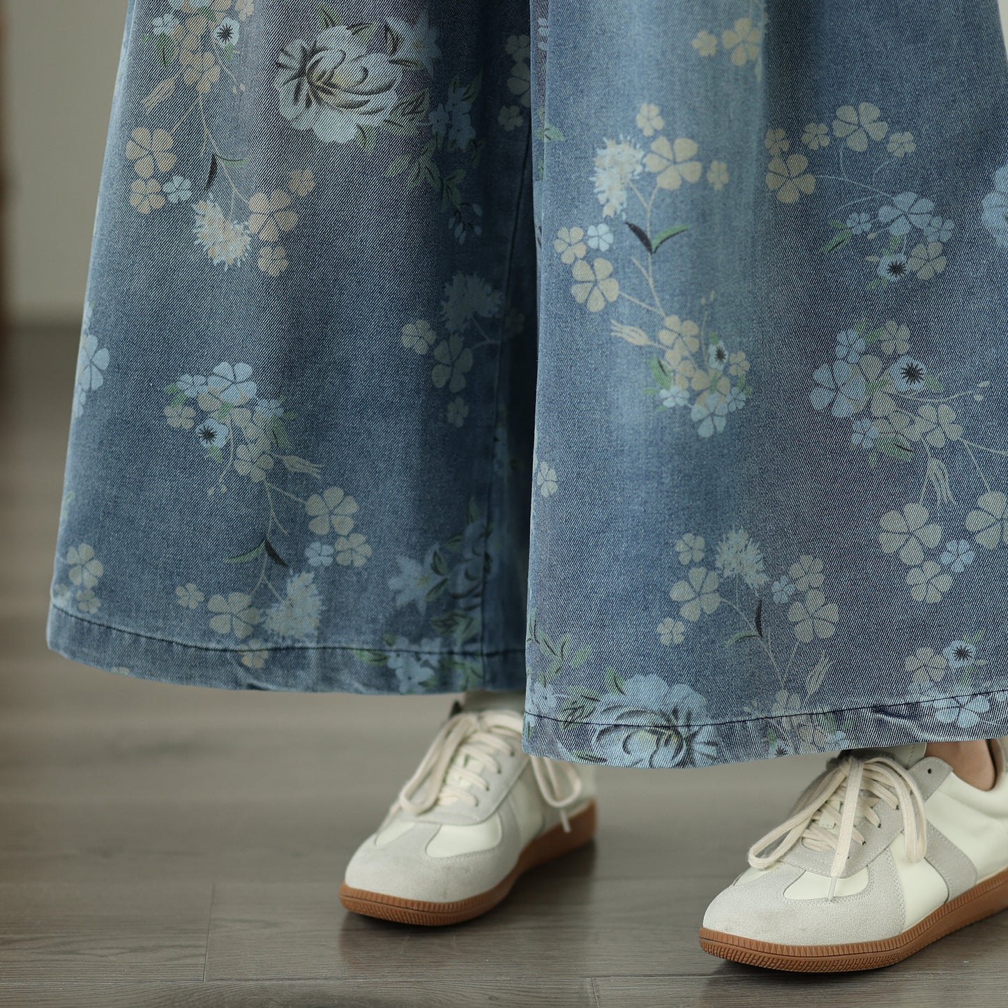 Women's Loose Elastic Waist Wide Leg Denim