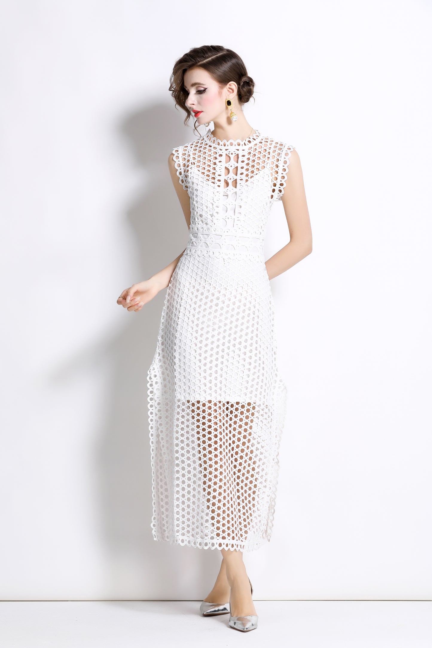 Women's Lace Eyelet Sleeveless Split Midi Dress