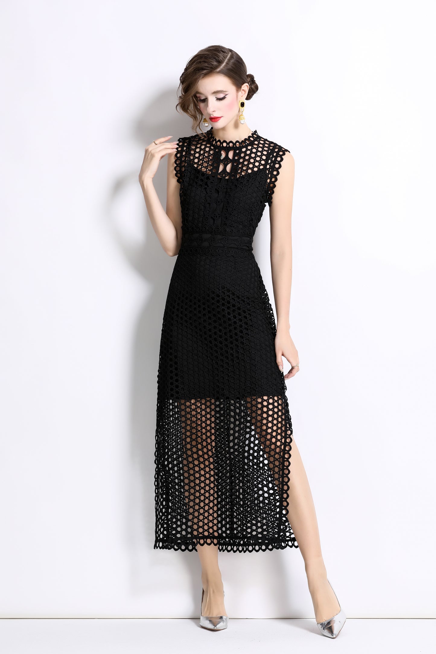 Women's Lace Eyelet Sleeveless Split Midi Dress