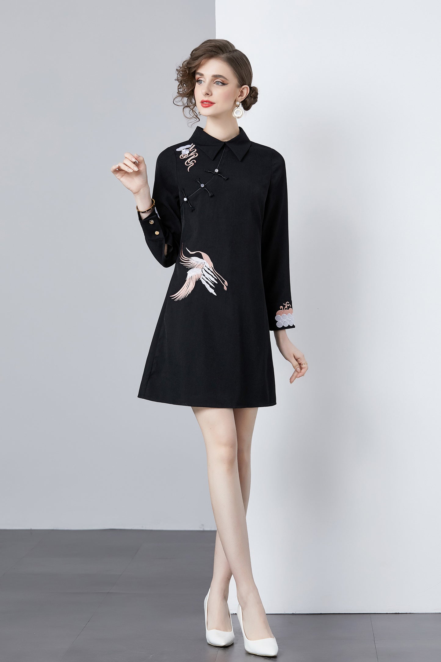 Vintage Women's Elegant Embroidered Hight Neck Mini Dress - LAI MENG FIVE CATS
