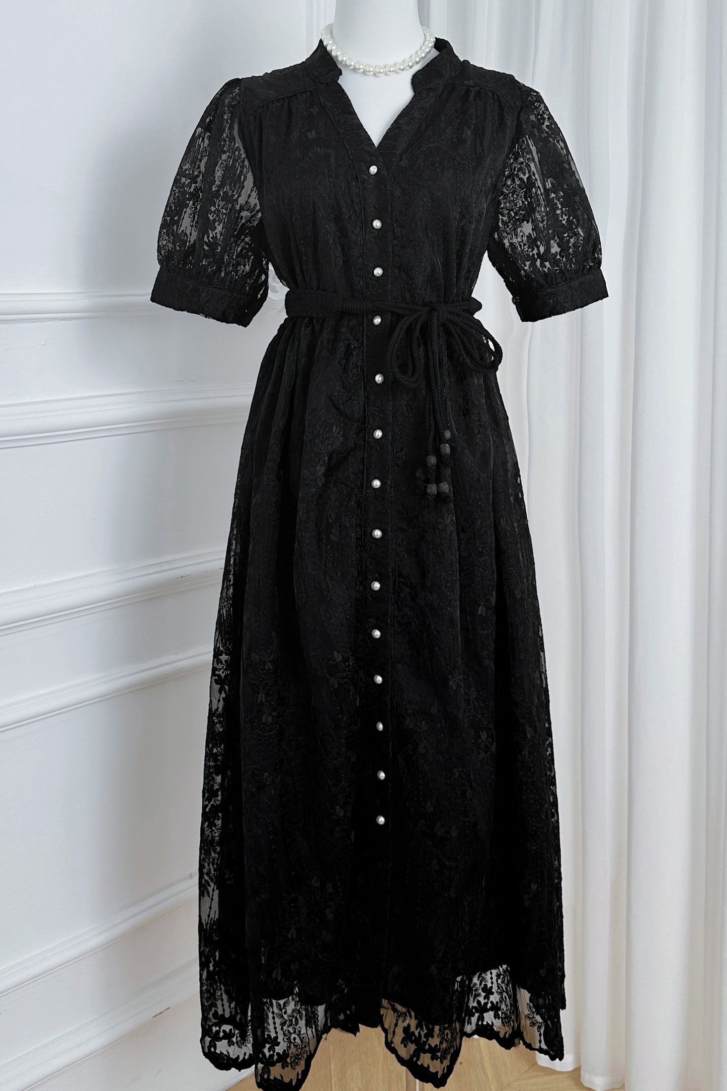 Women'sTulle Embroidery V-Neck Lace Midi Dress