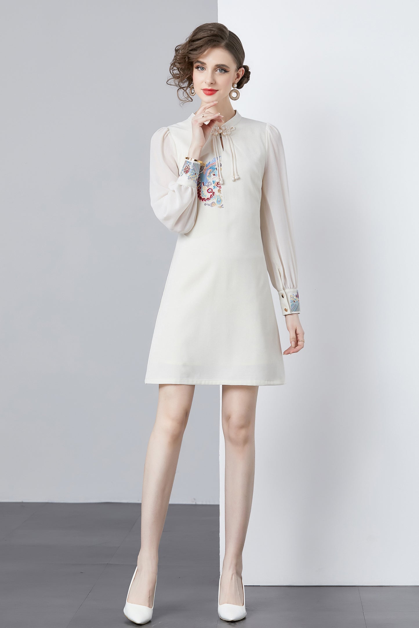 Vintage Women's Elegant Embroidered Hight Neck Mini Dress
