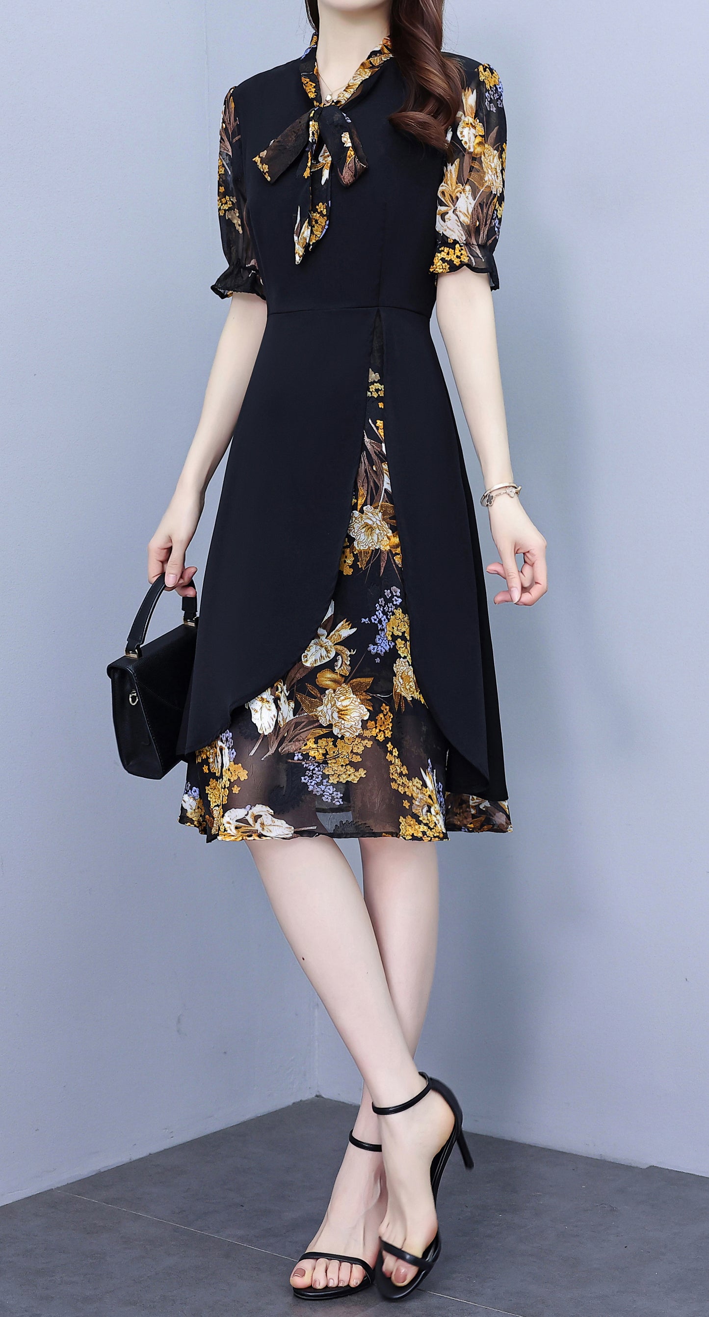 Floral Short-sleeved Tie Neck Midi Dress – Navy Blue