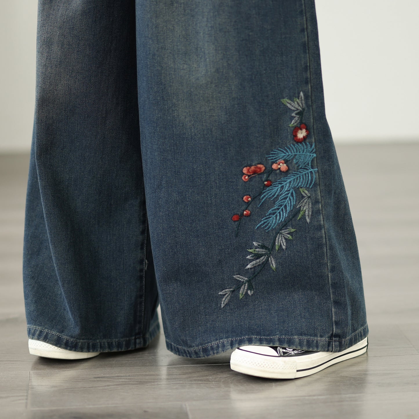 Women's Baggy Jeans Embroidery Drawstring Waist Wide Leg