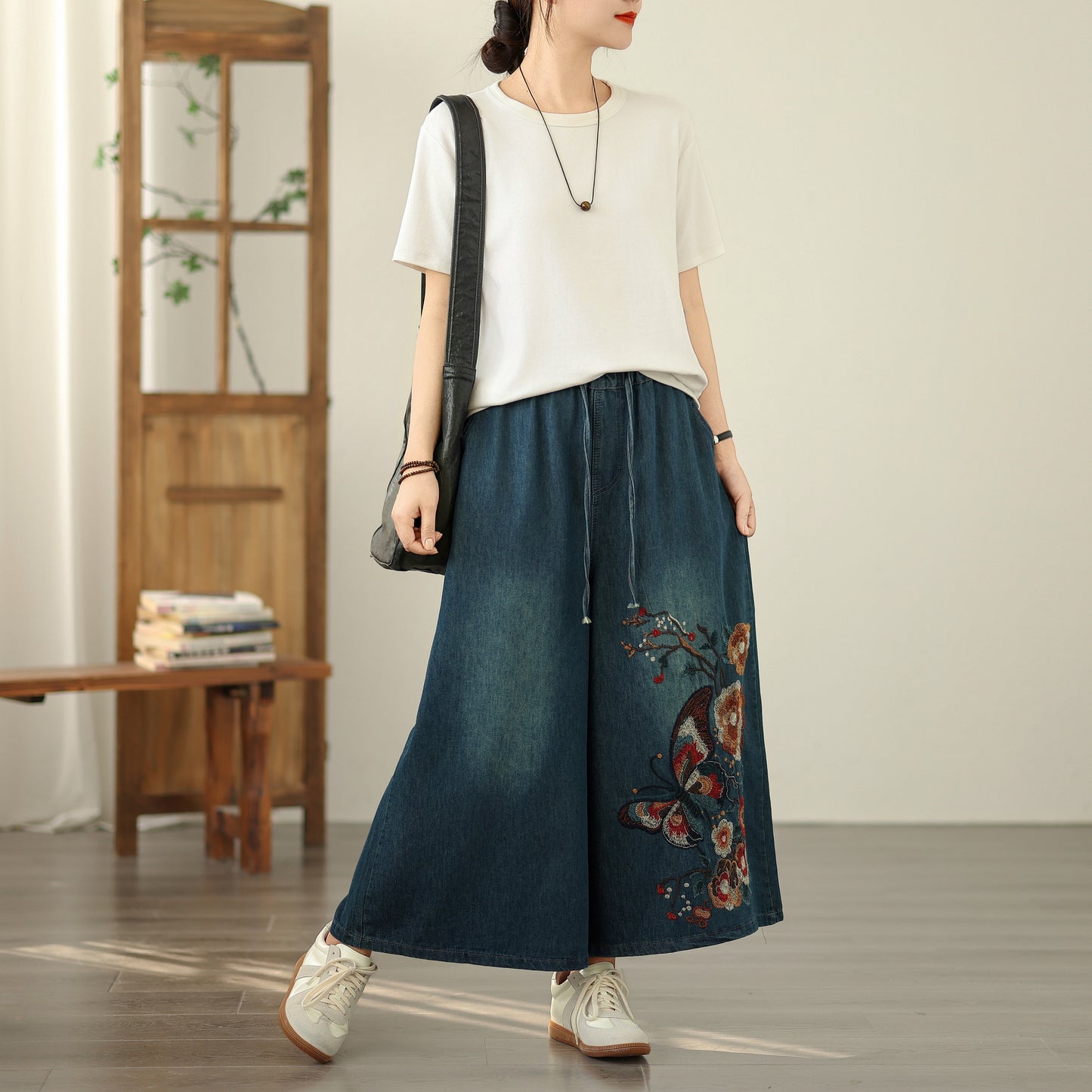 Women's Embroidery Elastic Waist Wide Leg Denim Pants