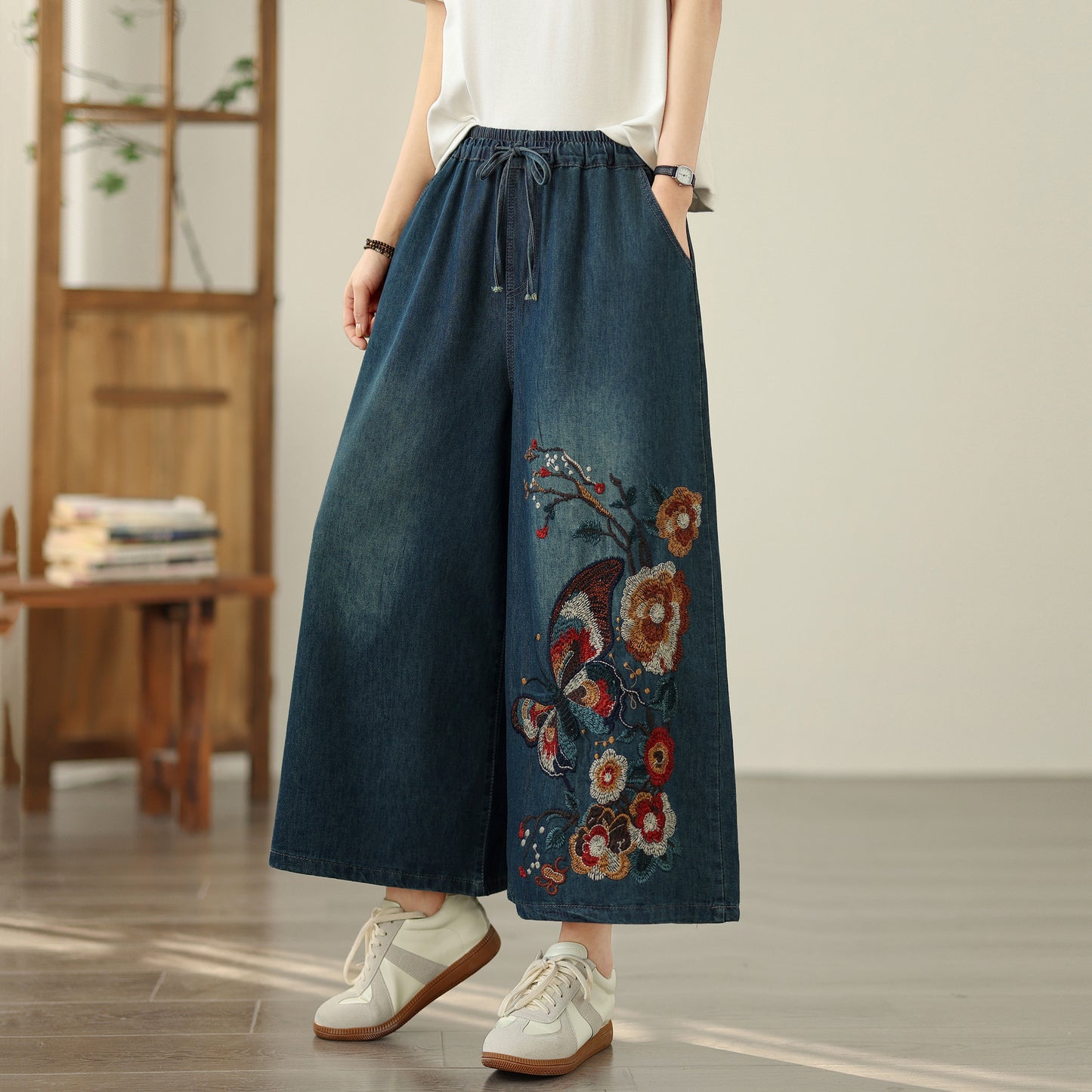 Women's Embroidery Elastic Waist Wide Leg Denim Pants