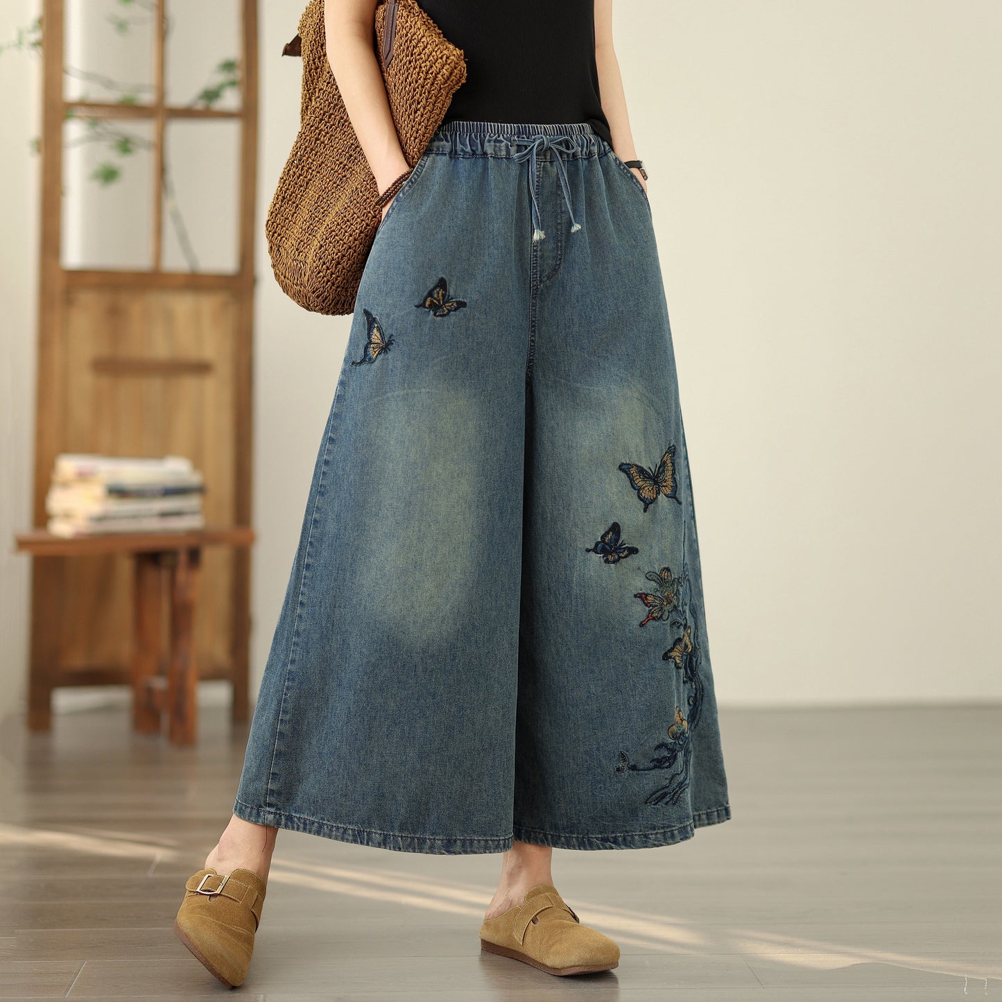 Women's Embroidery Elastic Waist Wide Leg Denim Pants
