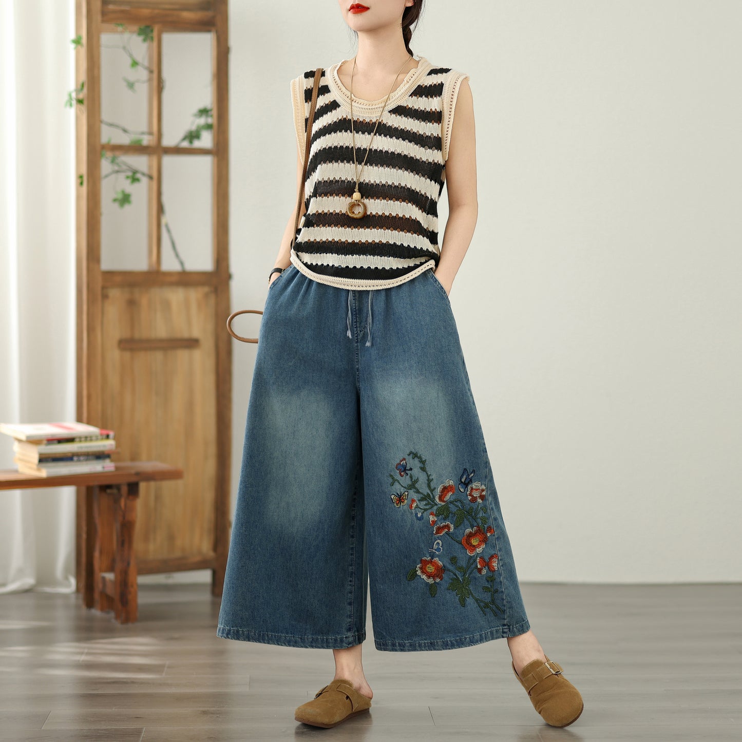 Women's Embroidery Elastic Waist Wide Leg Denim Pants