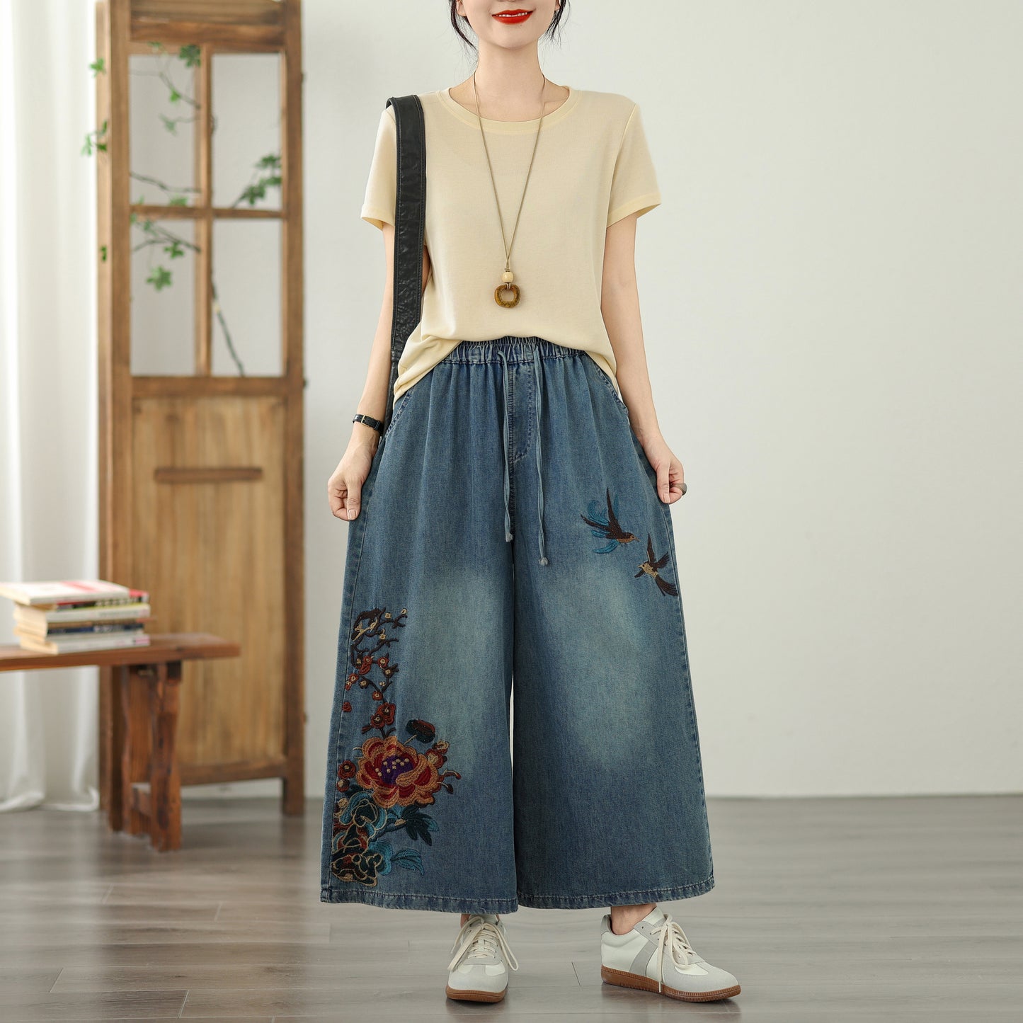 Women's Embroidery Elastic Waist Wide Leg Denim Pants