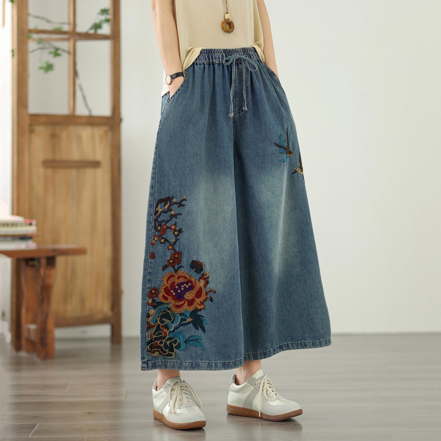 Women's Embroidery Elastic Waist Wide Leg Denim Pants