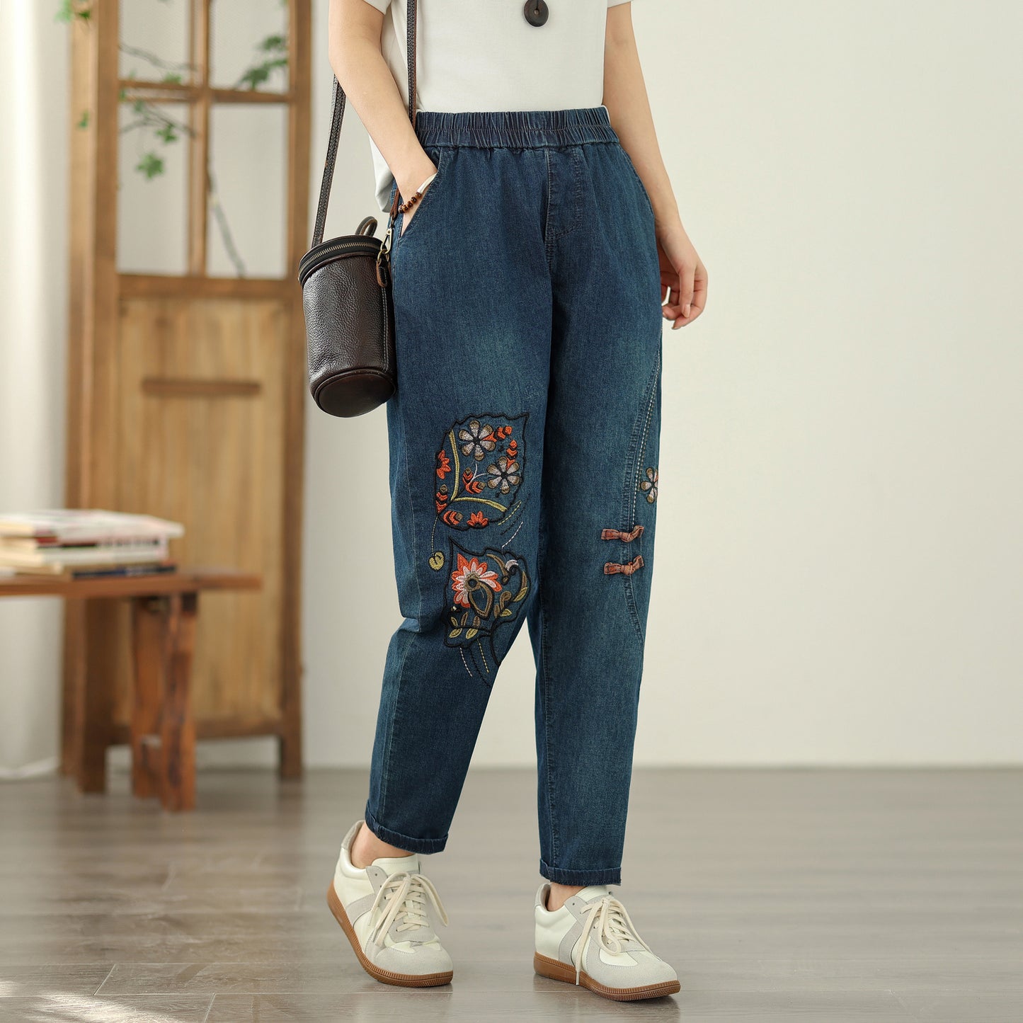 Women's Elastic Waist Embroidery Denim Jeans Pants