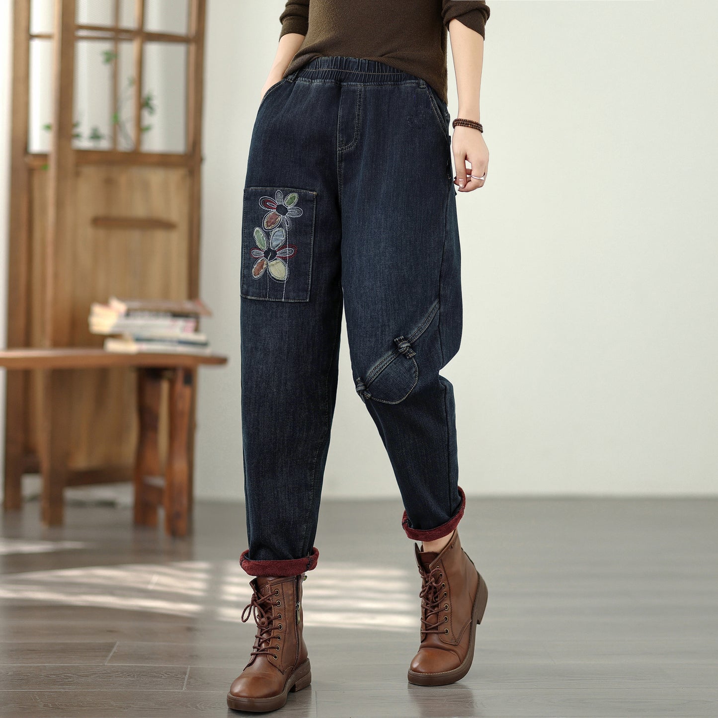 Women's Elastic Waist Embroidery Denim Jeans