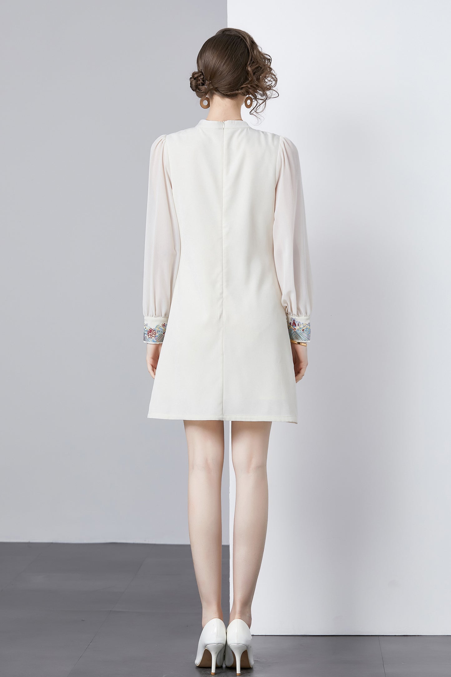 Vintage Women's Elegant Embroidered Hight Neck Mini Dress