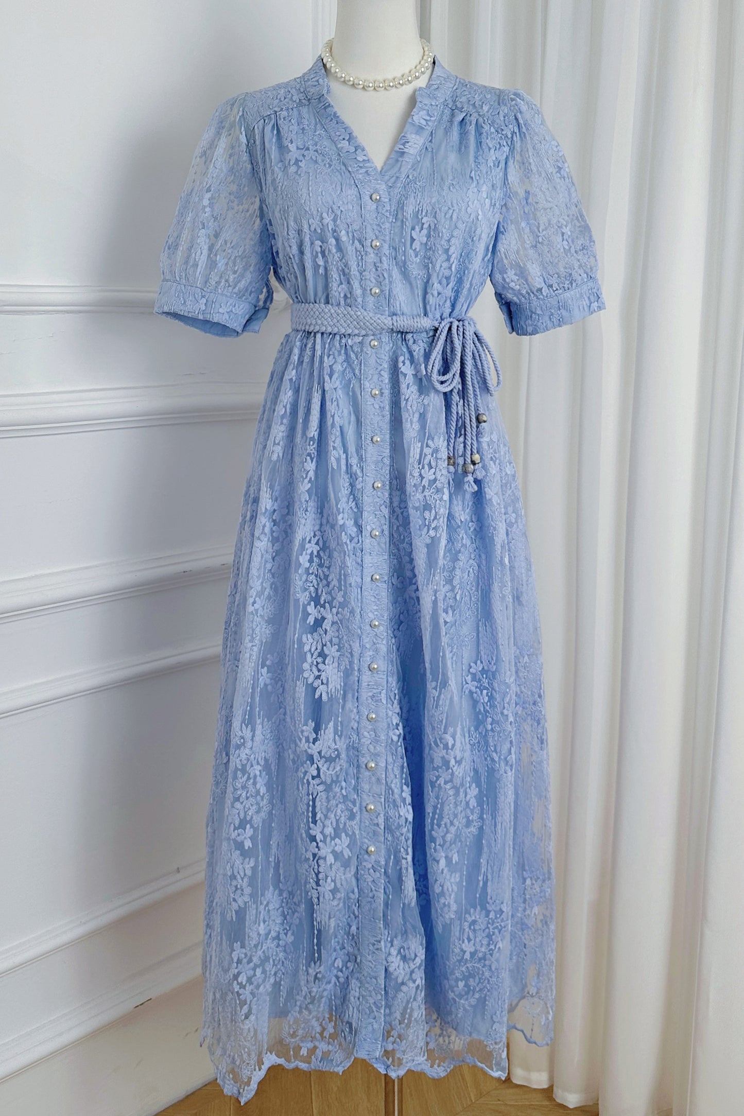 Women'sTulle Embroidery V-Neck Lace Midi Dress
