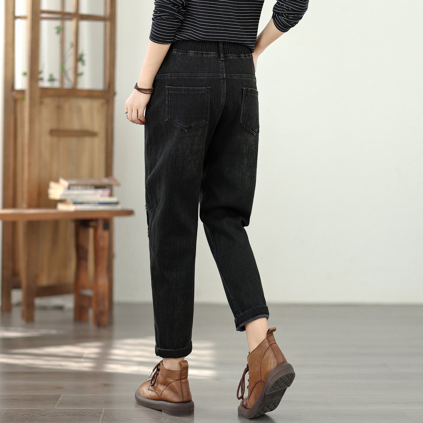 Women's Elastic Waist Embroidery Denim Jeans
