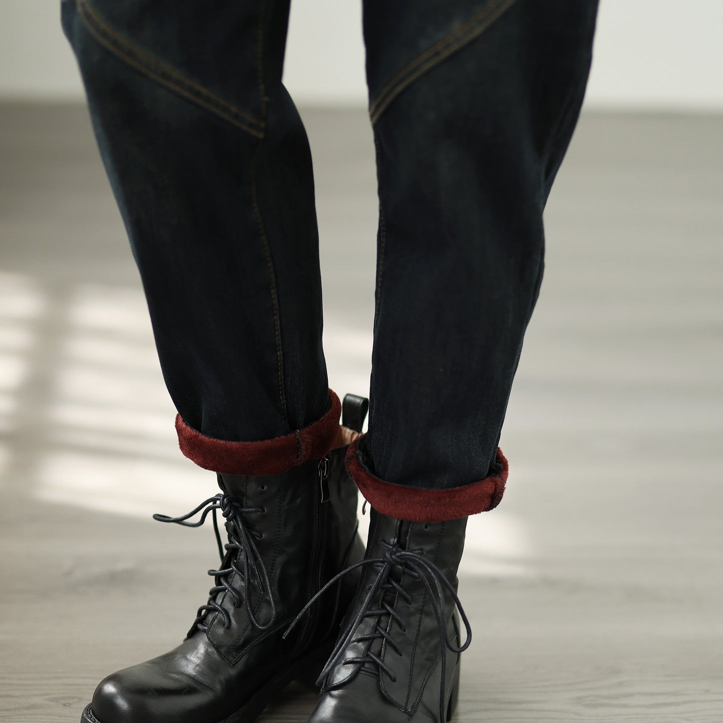 Women's Elastic Waist Embroidery Denim Jeans