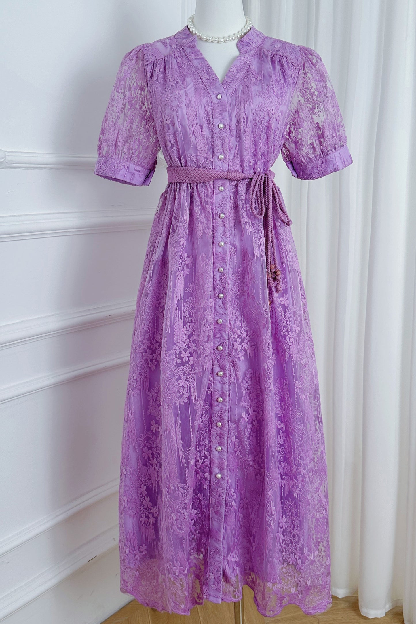 Women'sTulle Embroidery V-Neck Lace Midi Dress