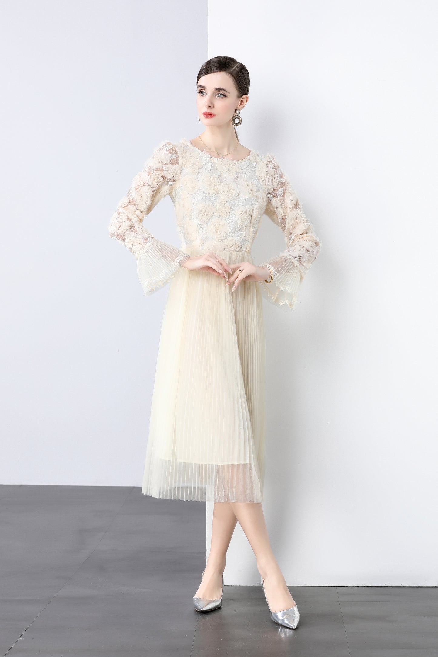 Women's 3D Floral Bell Sleeve Mesh Pleated Midi Dress
