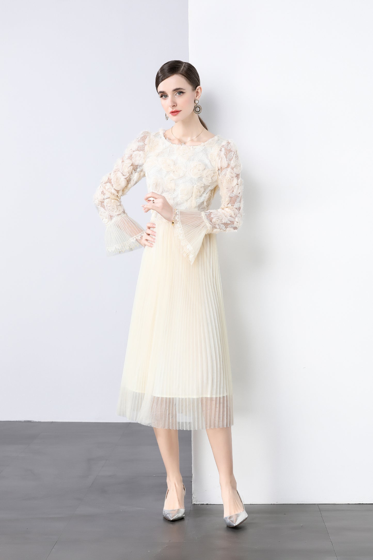 Women's 3D Floral Bell Sleeve Mesh Pleated Midi Dress