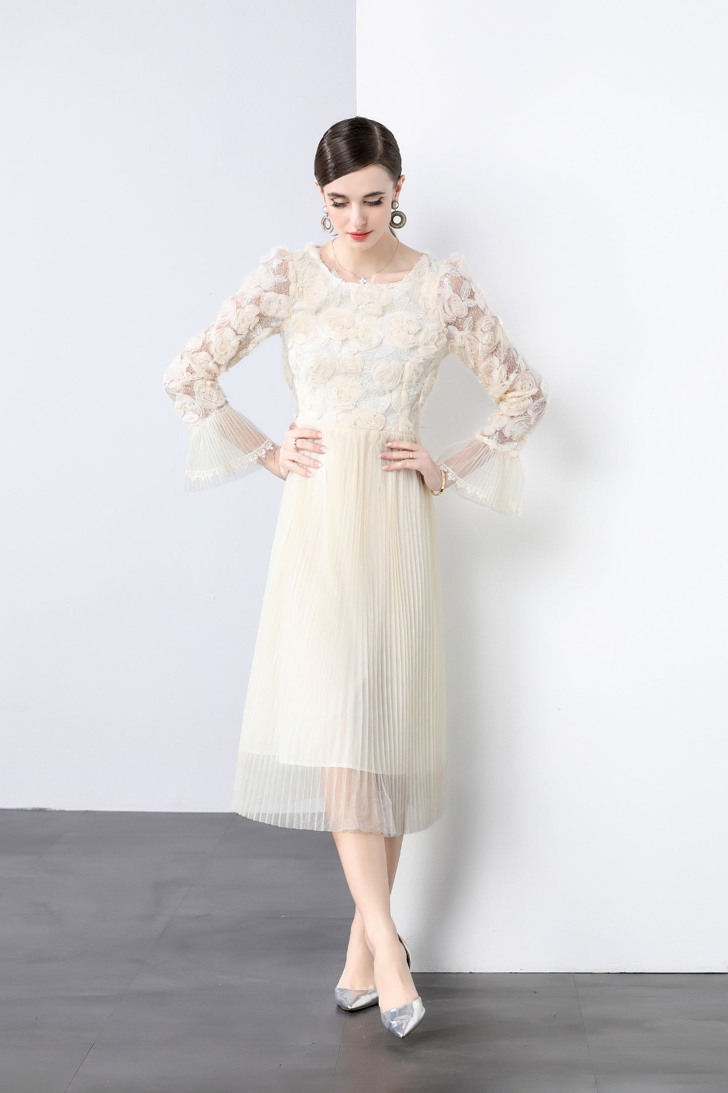 Women's 3D Floral Bell Sleeve Mesh Pleated Midi Dress