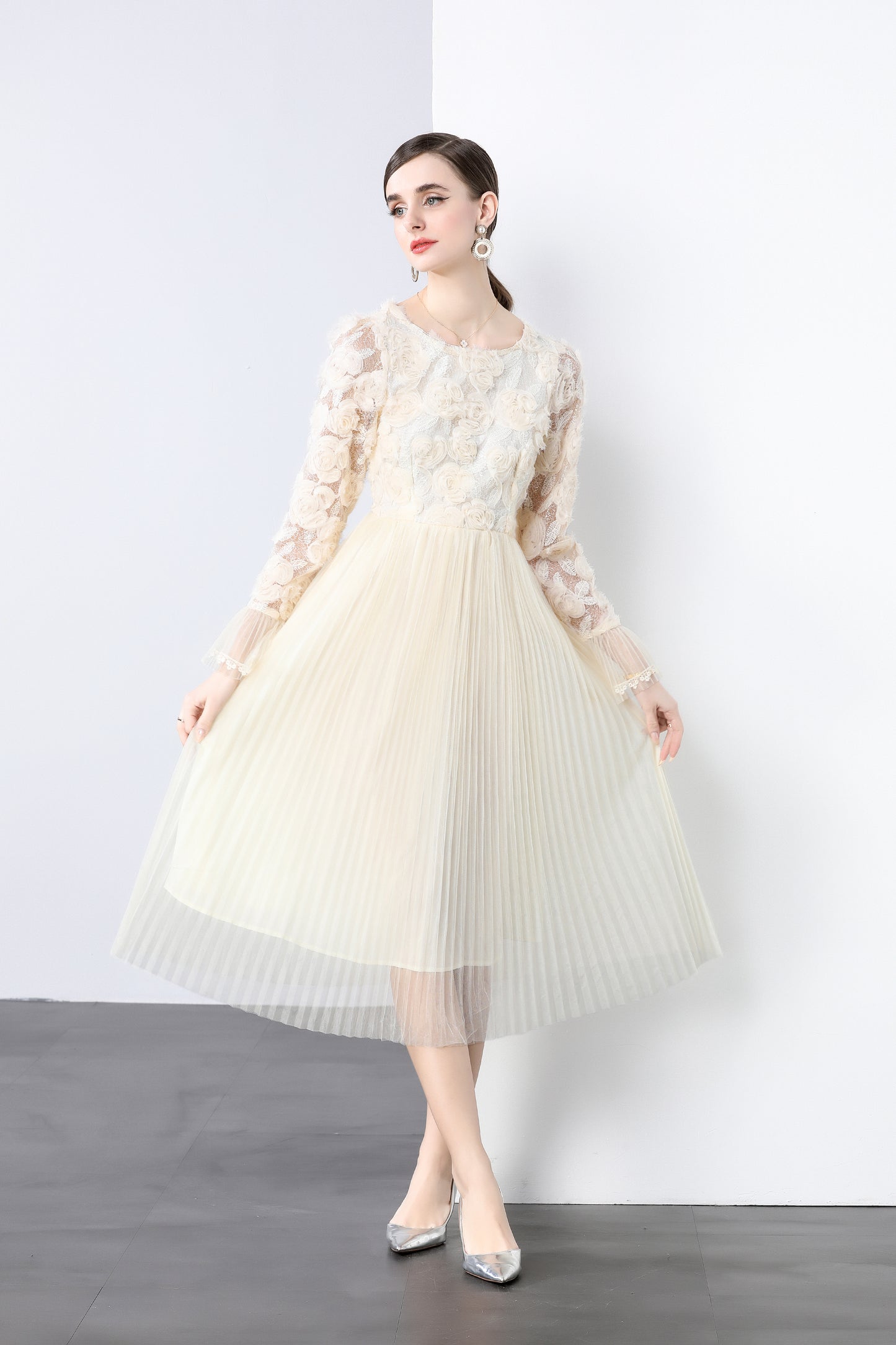 Women's 3D Floral Bell Sleeve Mesh Pleated Midi Dress