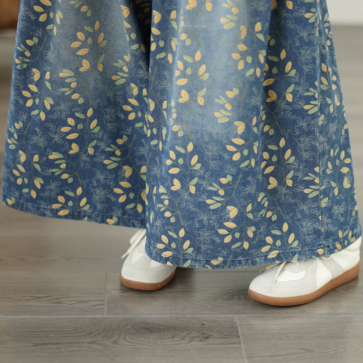 26-Women's Jeans Elastic Waist Baggy Wide Leg Denim - LAI MENG FIVE CATS
