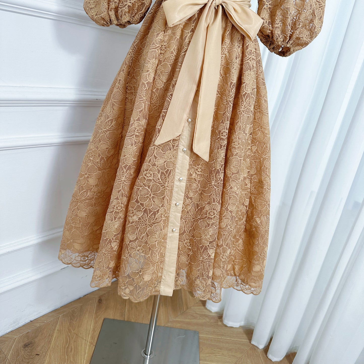 Women's Lace Embroidery Puff Sleeve Midi Dress