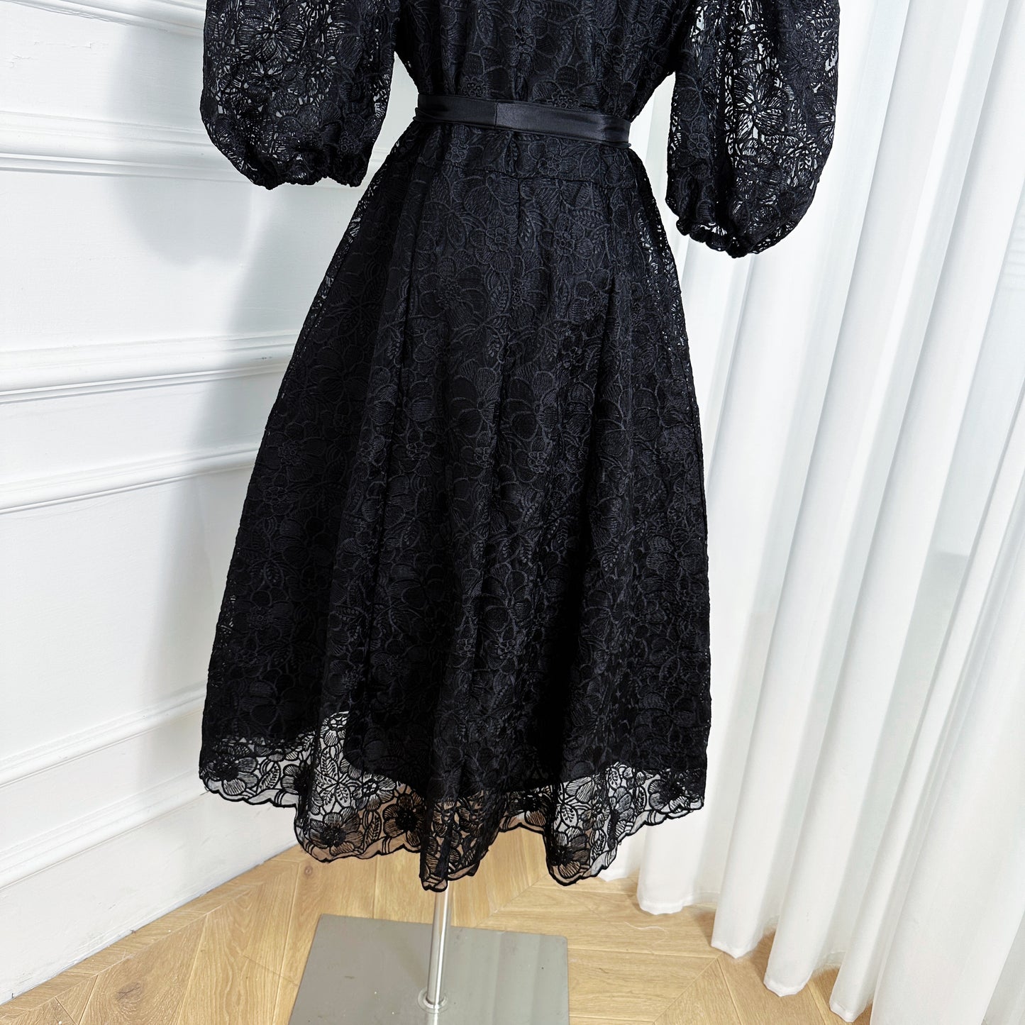 Women's Lace Embroidery Puff Sleeve Midi Dress