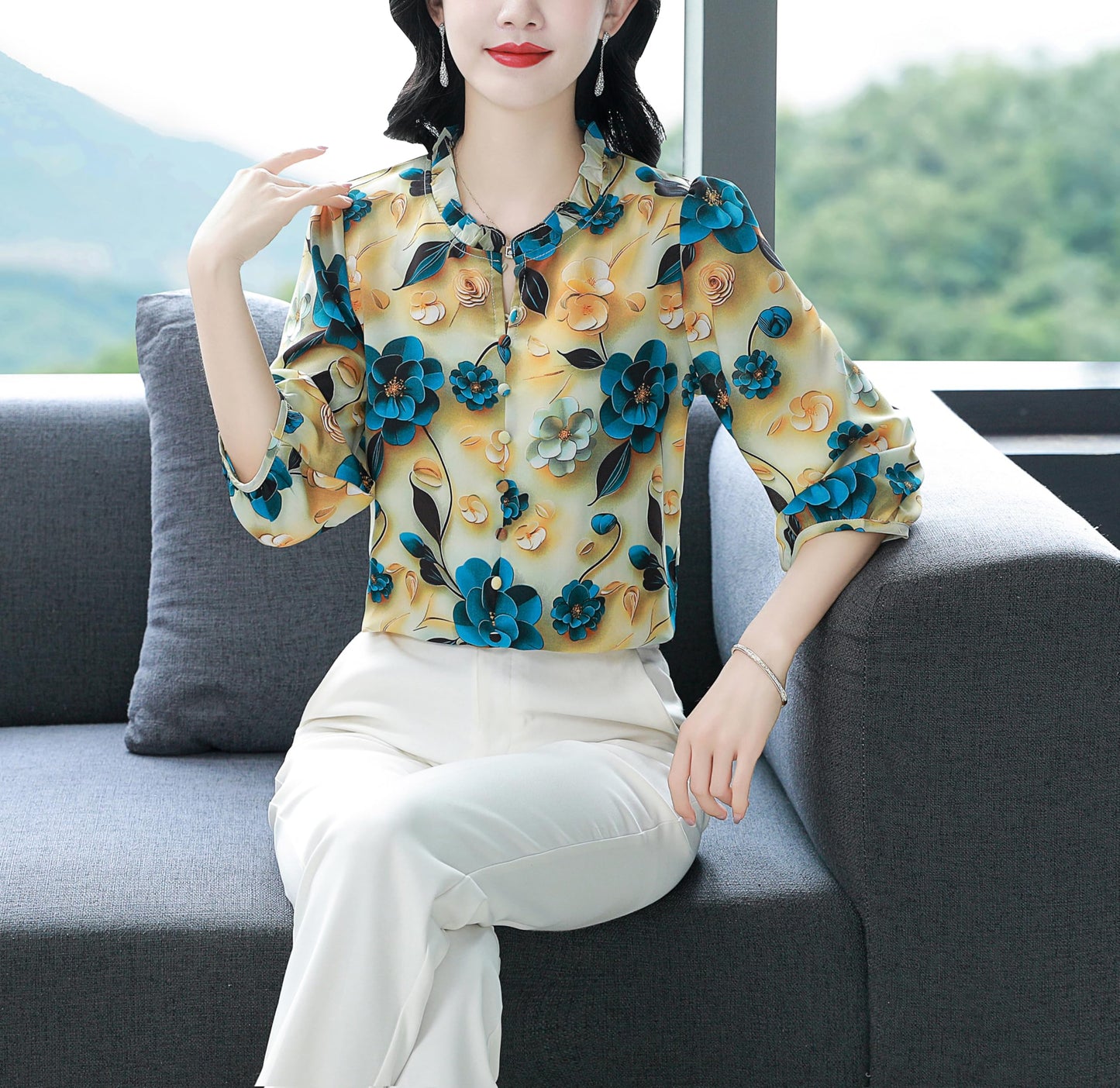 Floral Print Puff Sleeve Button Top