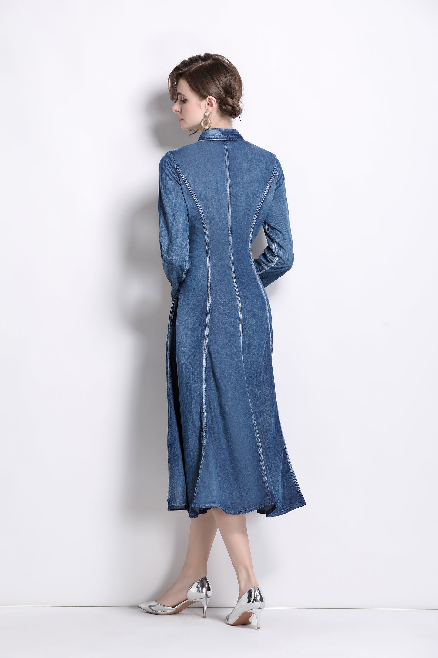 Women's vintage embroidered pocket denim midi dress