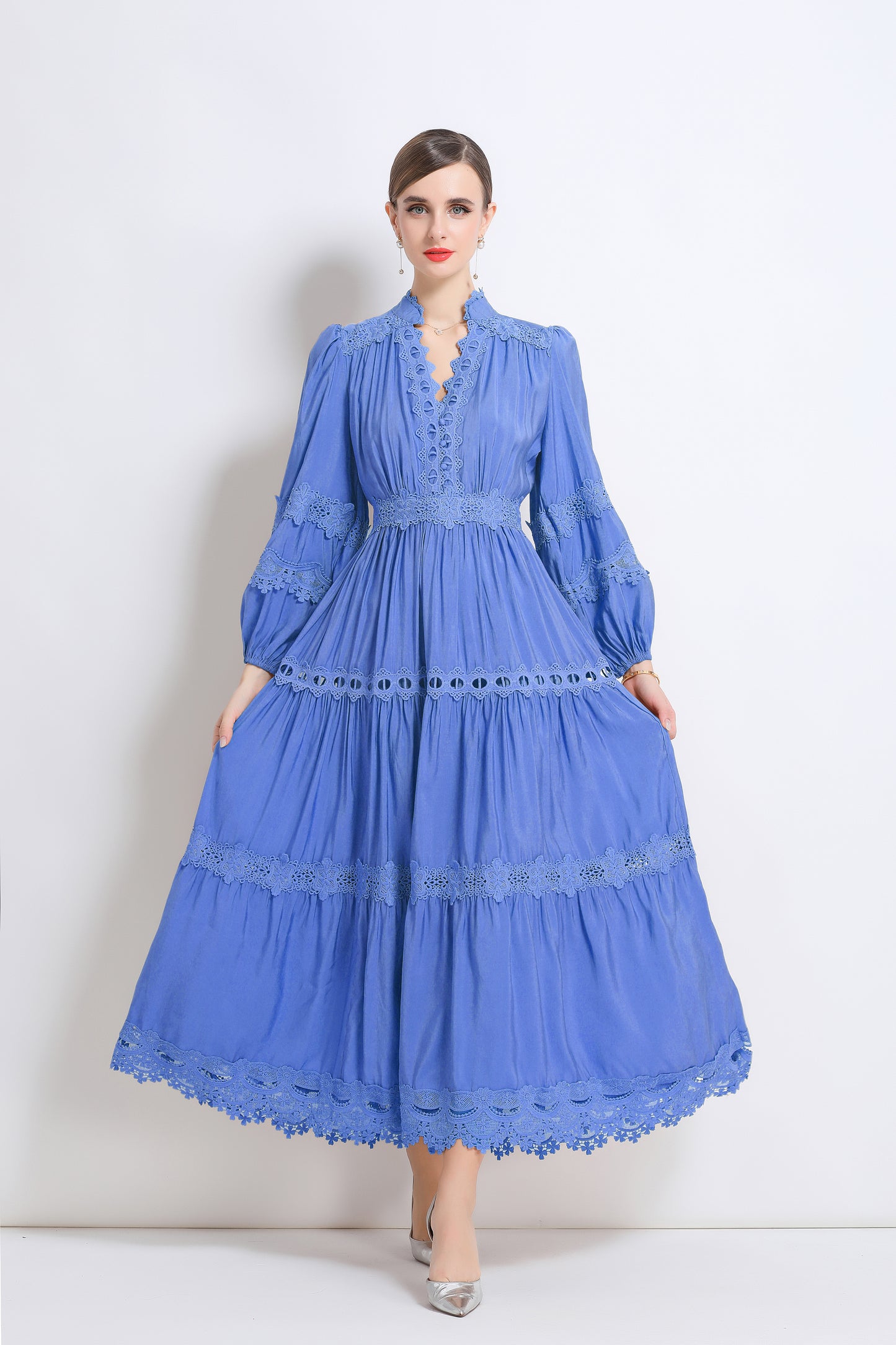Women's Lace V-Neck Lantern Sleeve Pleated Maxi Dress