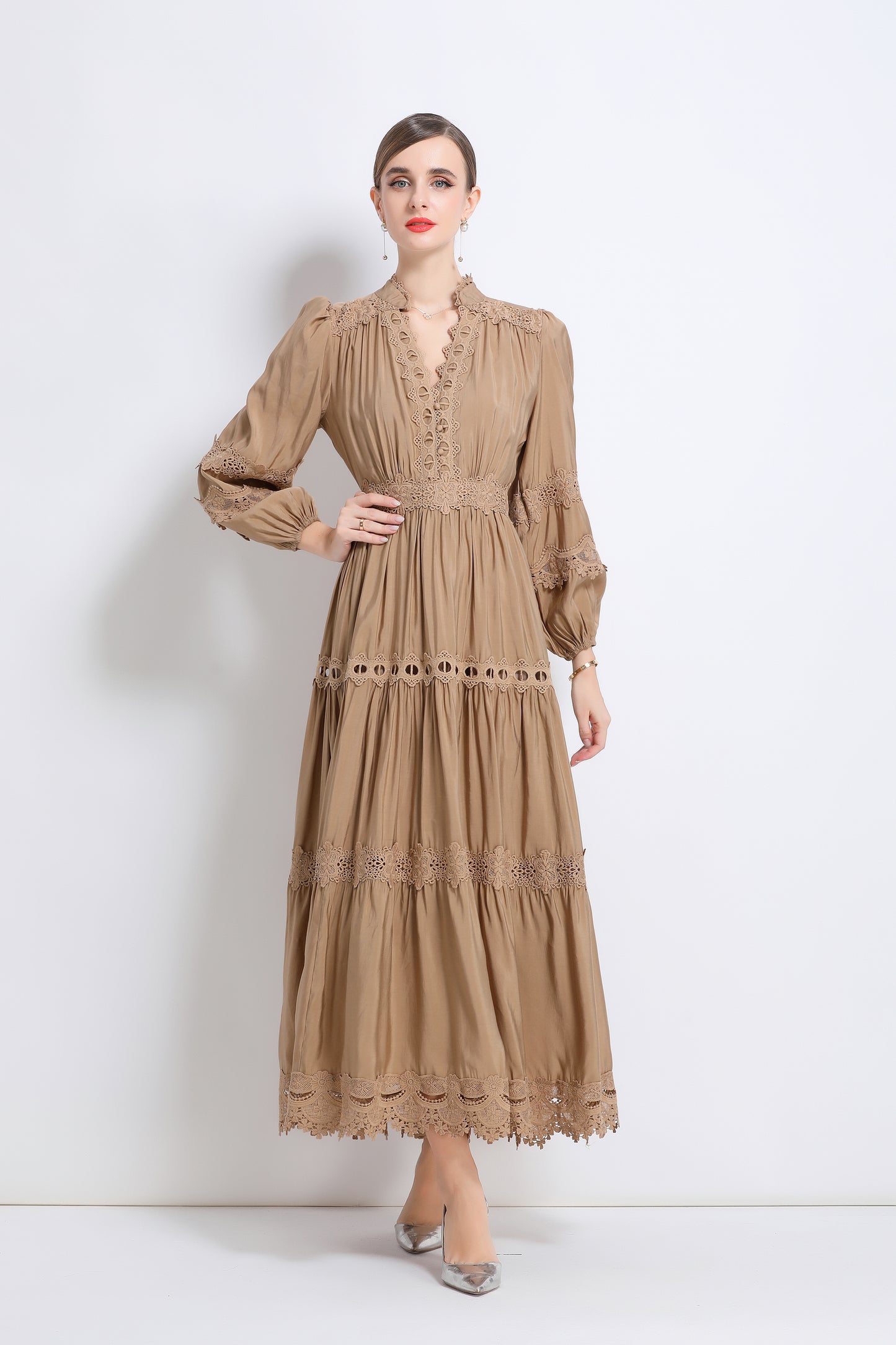 Women's Lace V-Neck Lantern Sleeve Pleated Maxi Dress