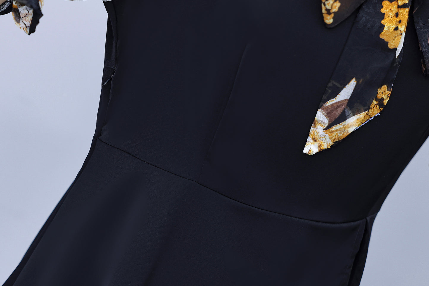 Women's Tie V-Neck Short Sleeve A-line Midi Dress