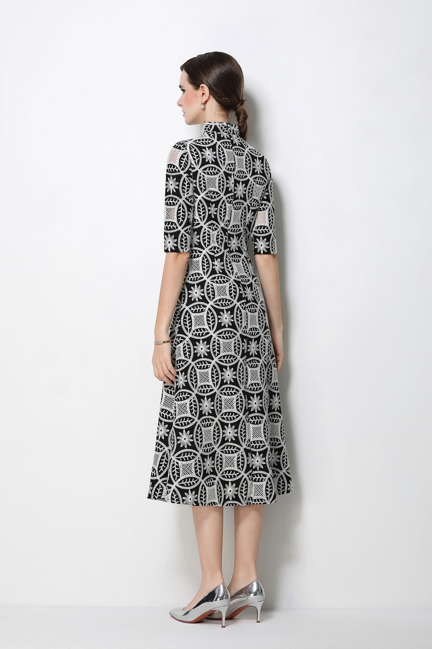 Elegant Embroidered Midi Dress with Mandarin Collar – Modern Qipao Style - LAI MENG FIVE CATS