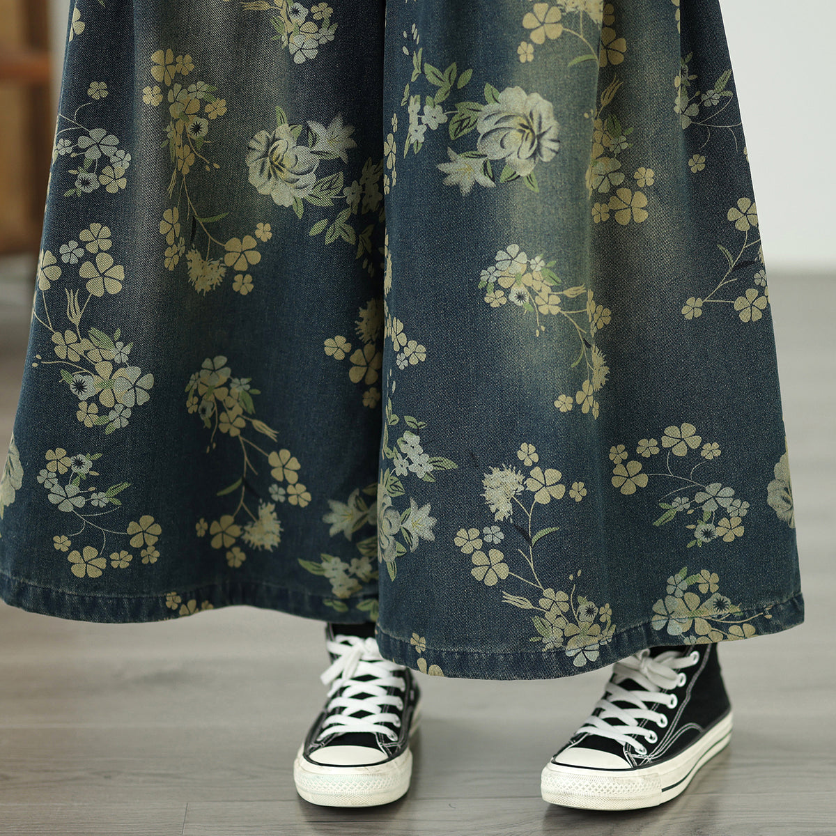27446 Floral Wide Leg Drawstring Jeans Outfit Ideas